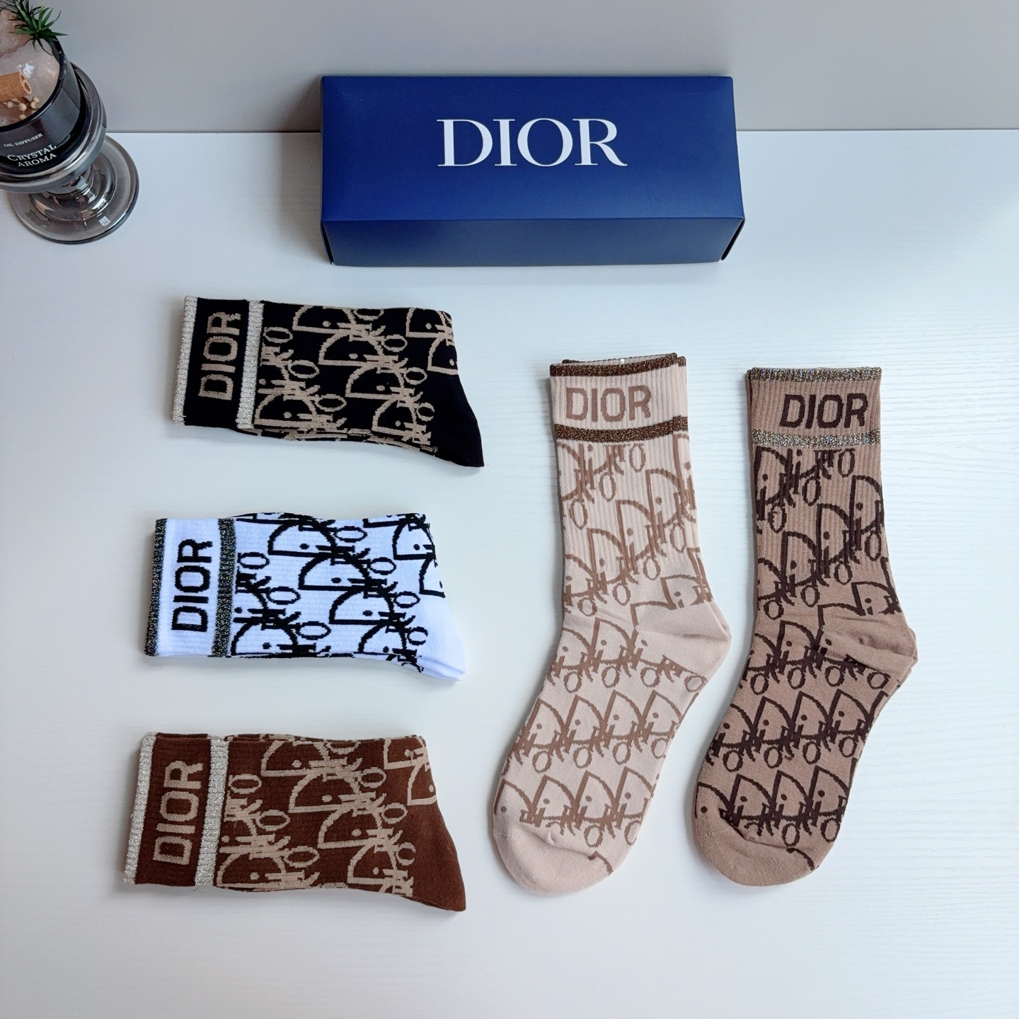 配包装（一盒5双） Dior 迪奥 新款字母罗口长筒袜子！爆款字母专柜同步长筒袜，💛大牌出街，潮人必备🔥超好搭