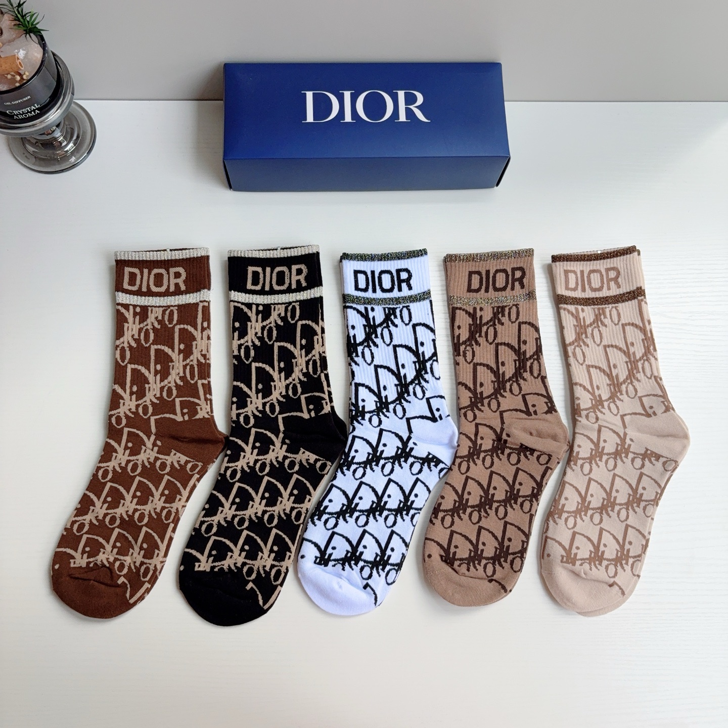 配包装（一盒5双） Dior 迪奥 新款字母罗口长筒袜子！爆款字母专柜同步长筒袜，💛大牌出街，潮人必备🔥超好搭