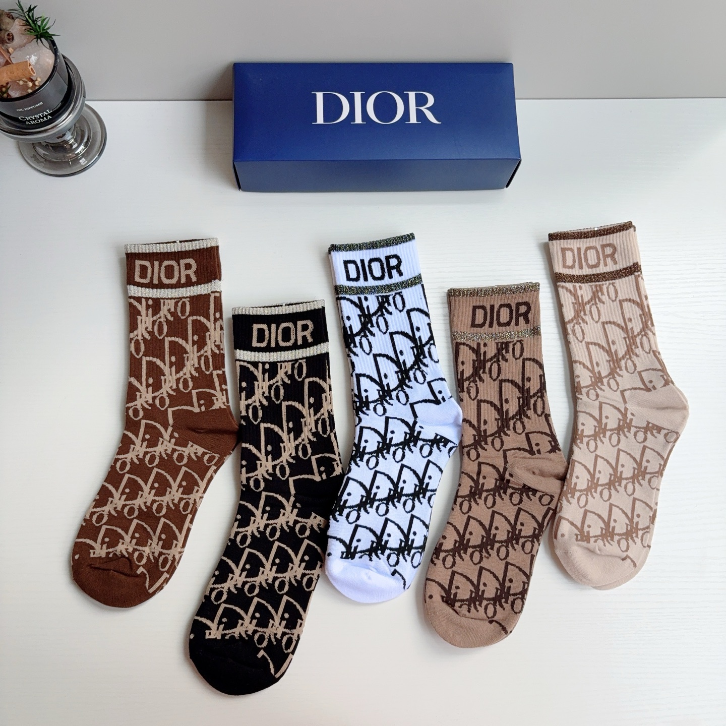 配包装（一盒5双） Dior 迪奥 新款字母罗口长筒袜子！爆款字母专柜同步长筒袜，💛大牌出街，潮人必备🔥超好搭