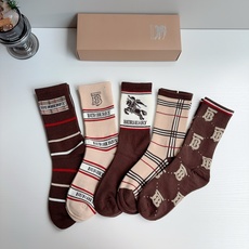 配包装(一盒5双) 🌟Burberry 巴宝莉 新款男女通用长筒袜子,纯棉面料,经典款搭配潮流配色,个性时尚百搭款 配包装(一盒5双) 🌟Burberry 巴宝莉 新款男女通用长筒袜子,纯棉面料,经典款搭配潮流配色,个性时尚百搭款