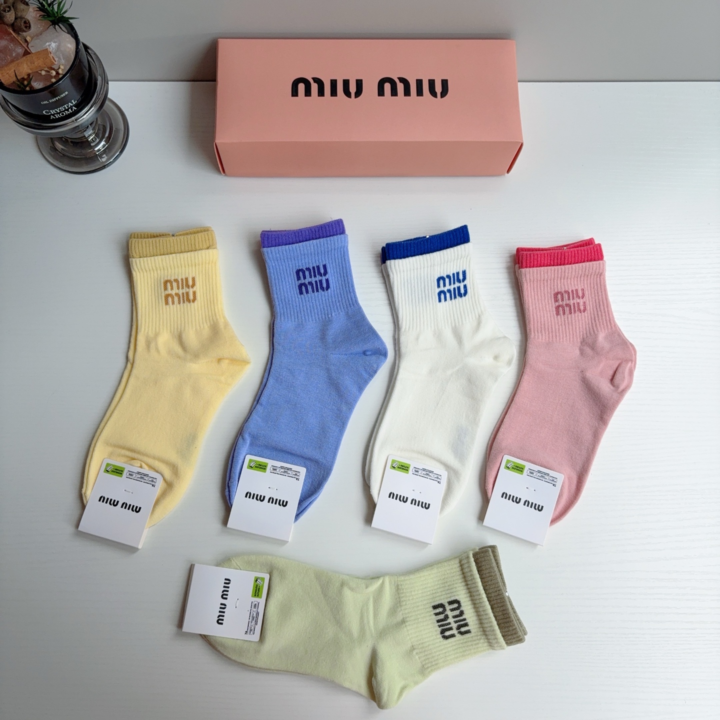 配包装【一盒5双】 miumiu · 缪缪 新款网红中筒袜子❗️ins明星网红推荐❗️轻薄柔软透气，四季通用，欧美大牌街
