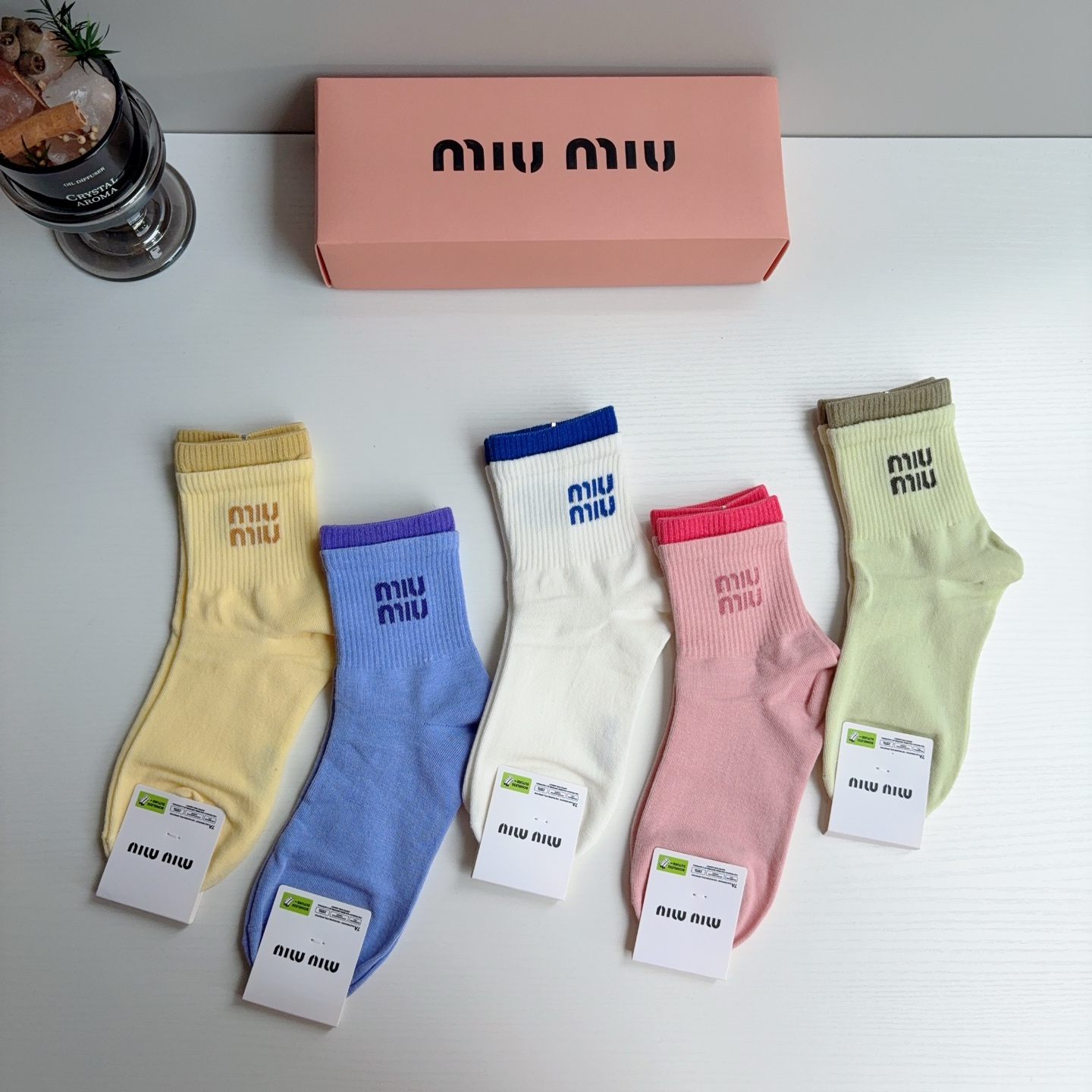 配包装【一盒5双】 miumiu · 缪缪 新款网红中筒袜子❗️ins明星网红推荐❗️轻薄柔软透气，四季通用，欧美大牌街