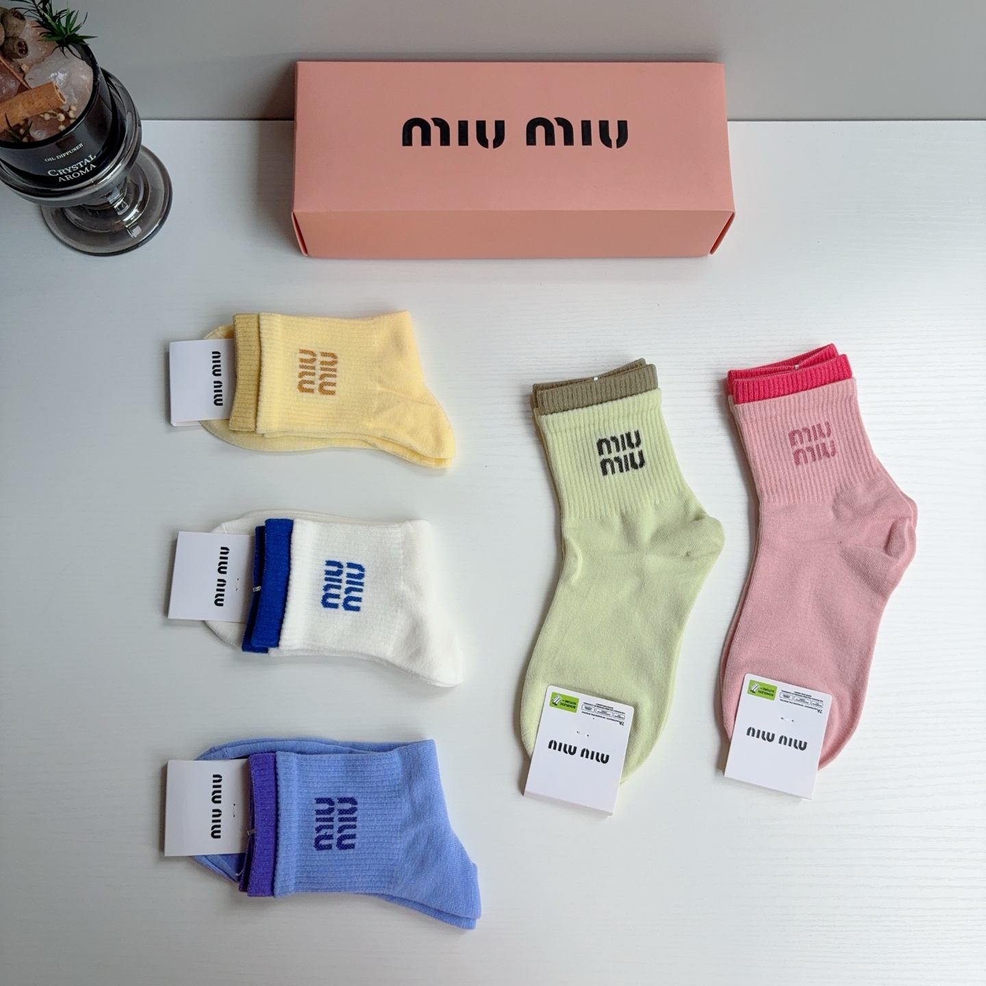 配包装【一盒5双】 miumiu · 缪缪 新款网红中筒袜子❗️ins明星网红推荐❗️轻薄柔软透气，四季通用，欧美大牌街
