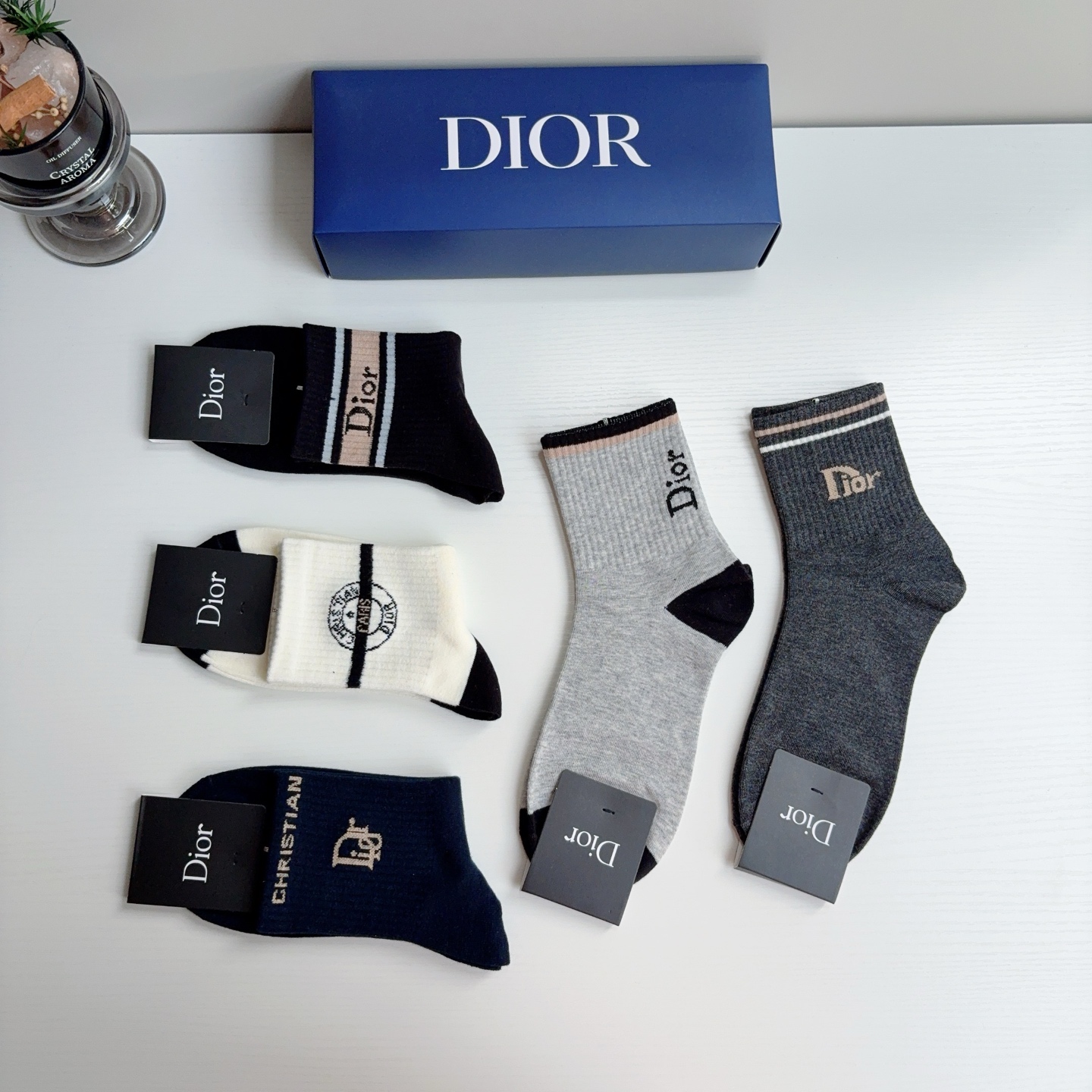 配包装（一盒5双） Dior 迪奥 新款字母男款中筒袜子！爆款专柜同步袜子，💛大牌出街，潮人必备🔥超好搭