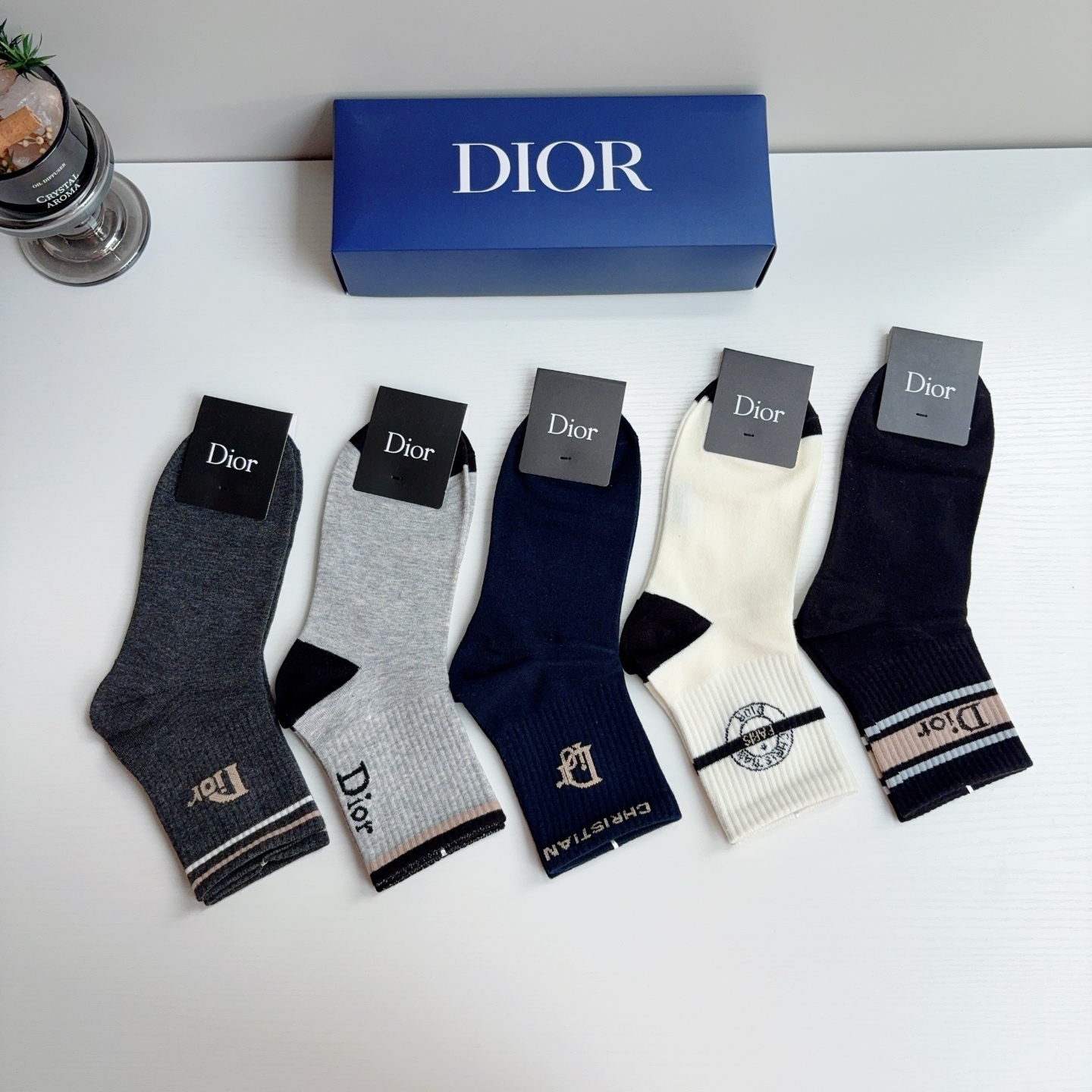 配包装（一盒5双） Dior 迪奥 新款字母男款中筒袜子！爆款专柜同步袜子，💛大牌出街，潮人必备🔥超好搭