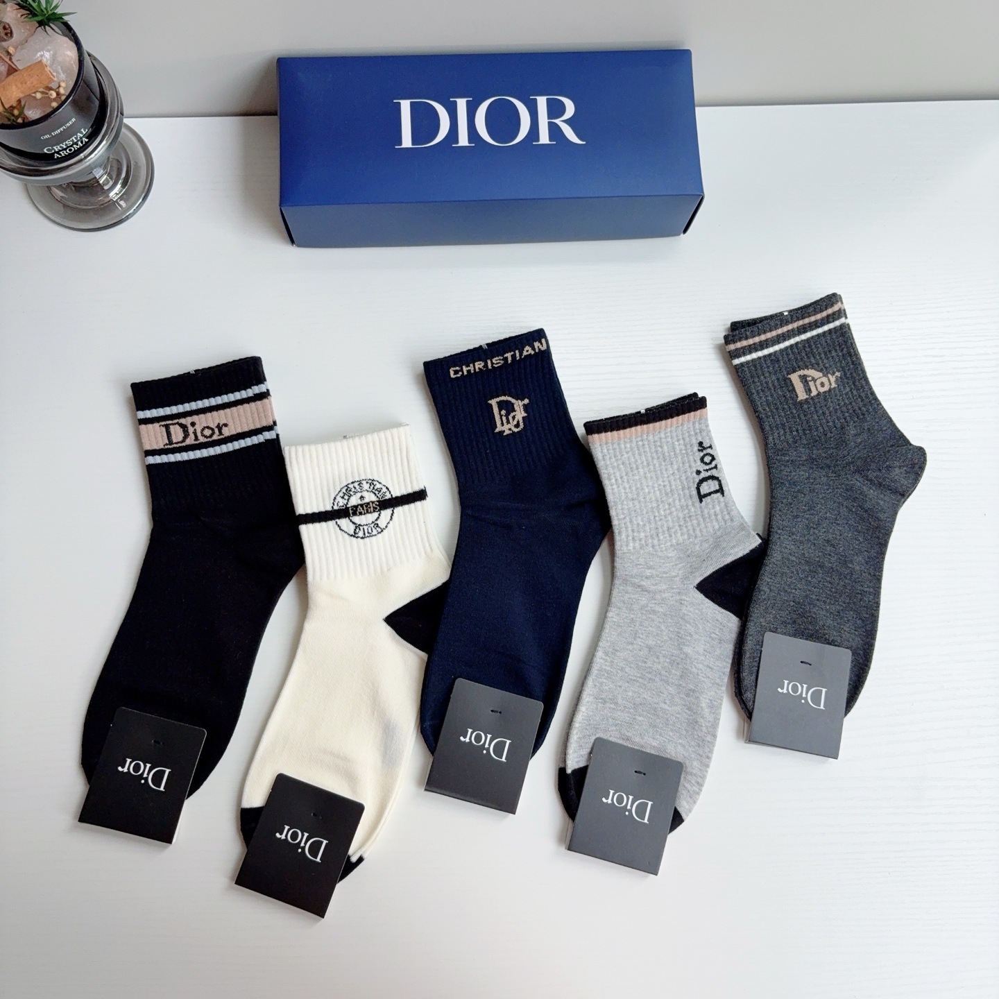 配包装（一盒5双） Dior 迪奥 新款字母男款中筒袜子！爆款专柜同步袜子，💛大牌出街，潮人必备🔥超好搭