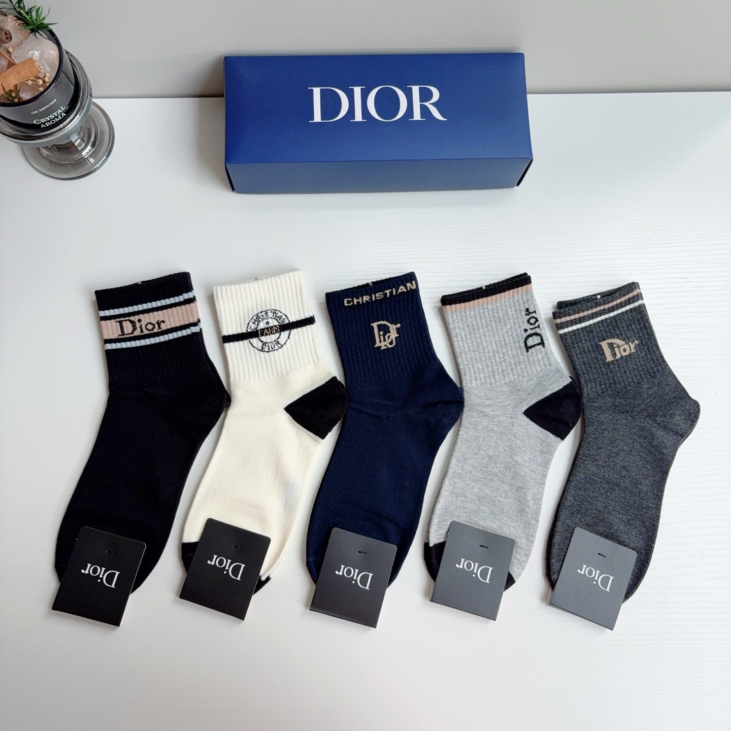 配包装（一盒5双） Dior 迪奥 新款字母男款中筒袜子！爆款专柜同步袜子，💛大牌出街，潮人必备🔥超好搭