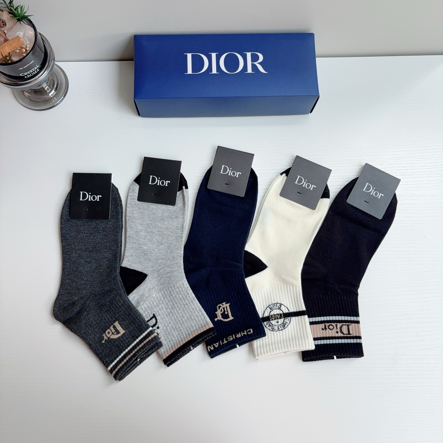 配包装（一盒5双） Dior 迪奥 新款字母男款中筒袜子！爆款专柜同步袜子，💛大牌出街，潮人必备🔥超好搭