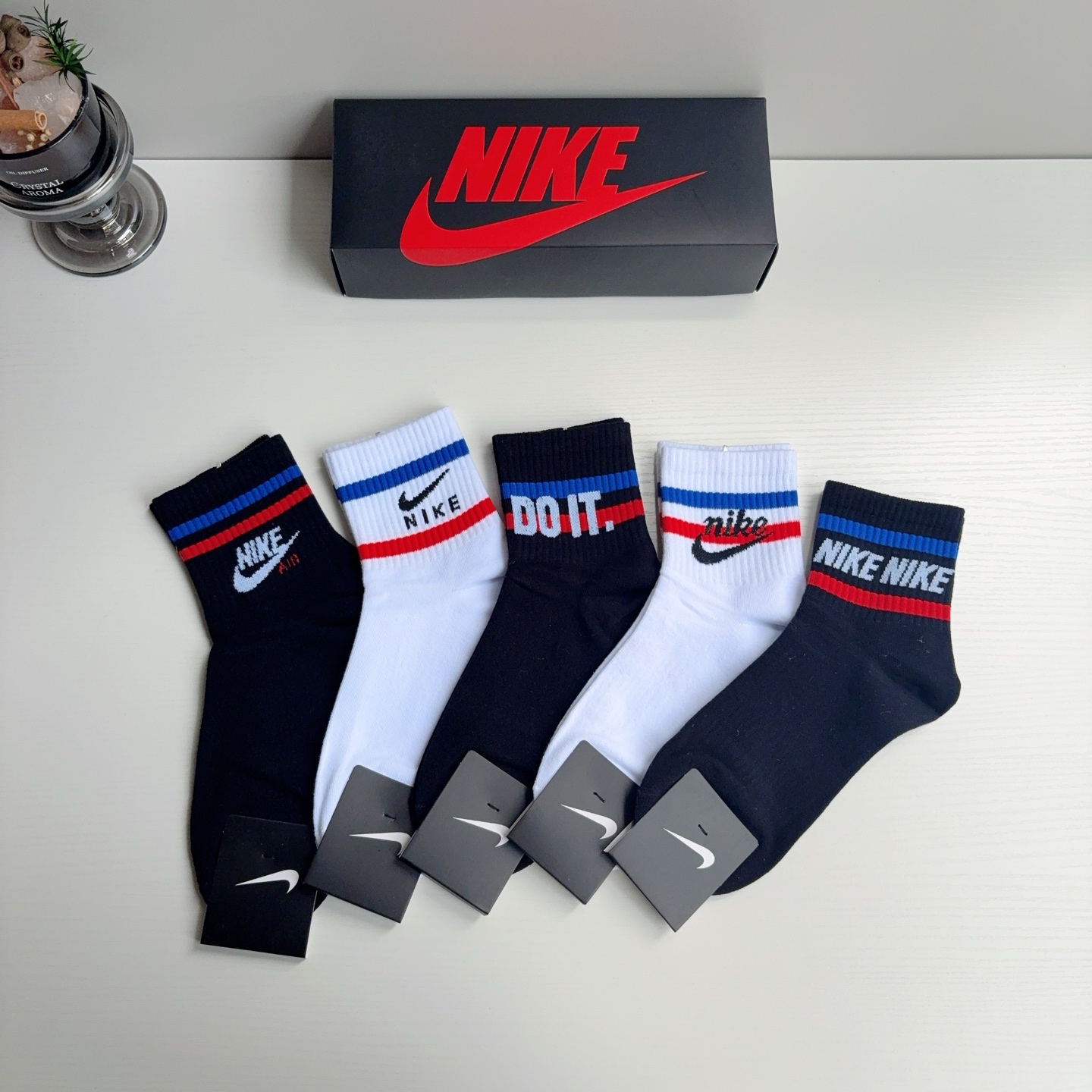 配包装（一盒5双） 新款 Nike/耐克 男士中筒袜子 超柔软面料 抗菌防臭吸汗透气百搭款！