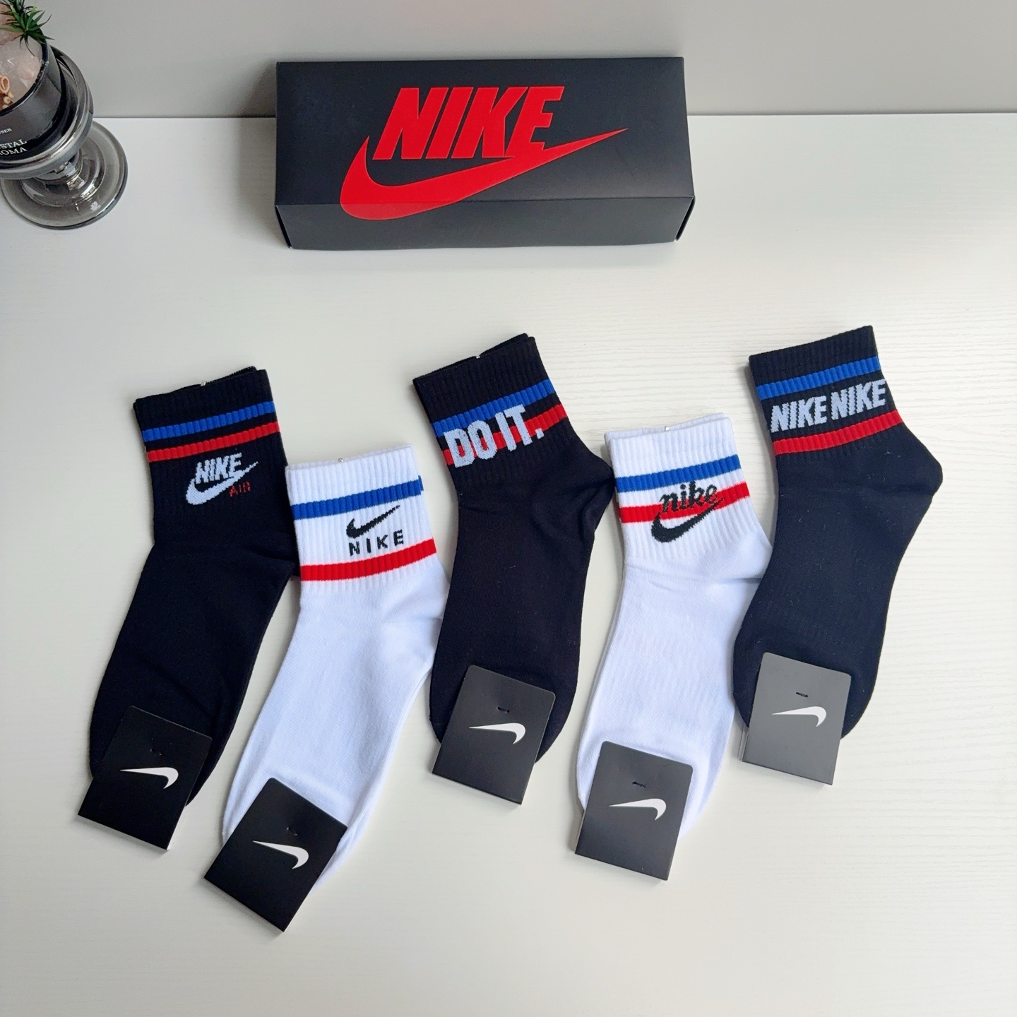 配包装（一盒5双） 新款 Nike/耐克 男士中筒袜子 超柔软面料 抗菌防臭吸汗透气百搭款！