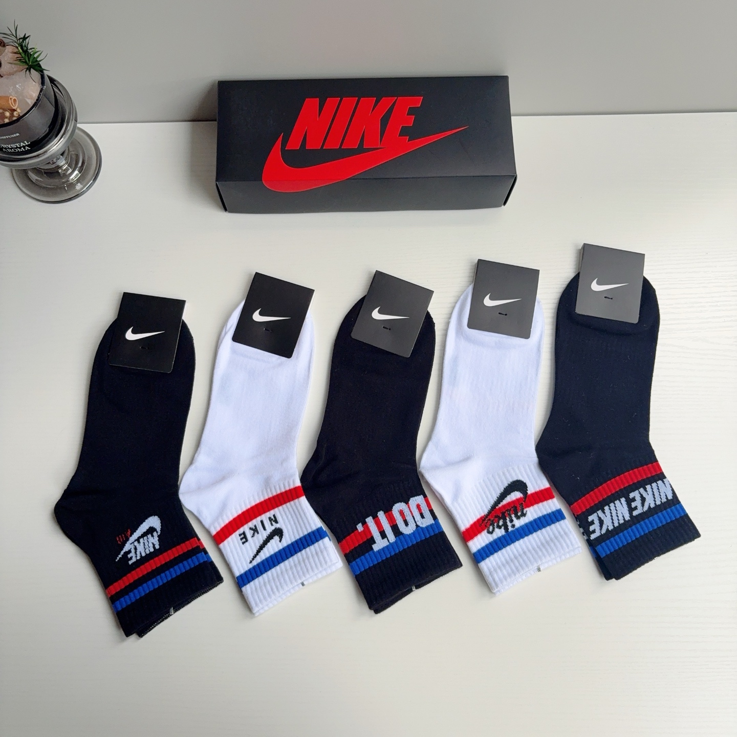 配包装（一盒5双） 新款 Nike/耐克 男士中筒袜子 超柔软面料 抗菌防臭吸汗透气百搭款！