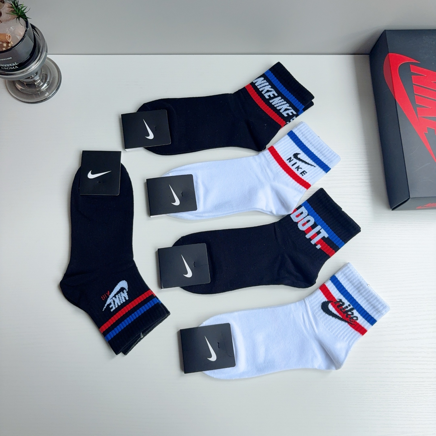 配包装（一盒5双） 新款 Nike/耐克 男士中筒袜子 超柔软面料 抗菌防臭吸汗透气百搭款！