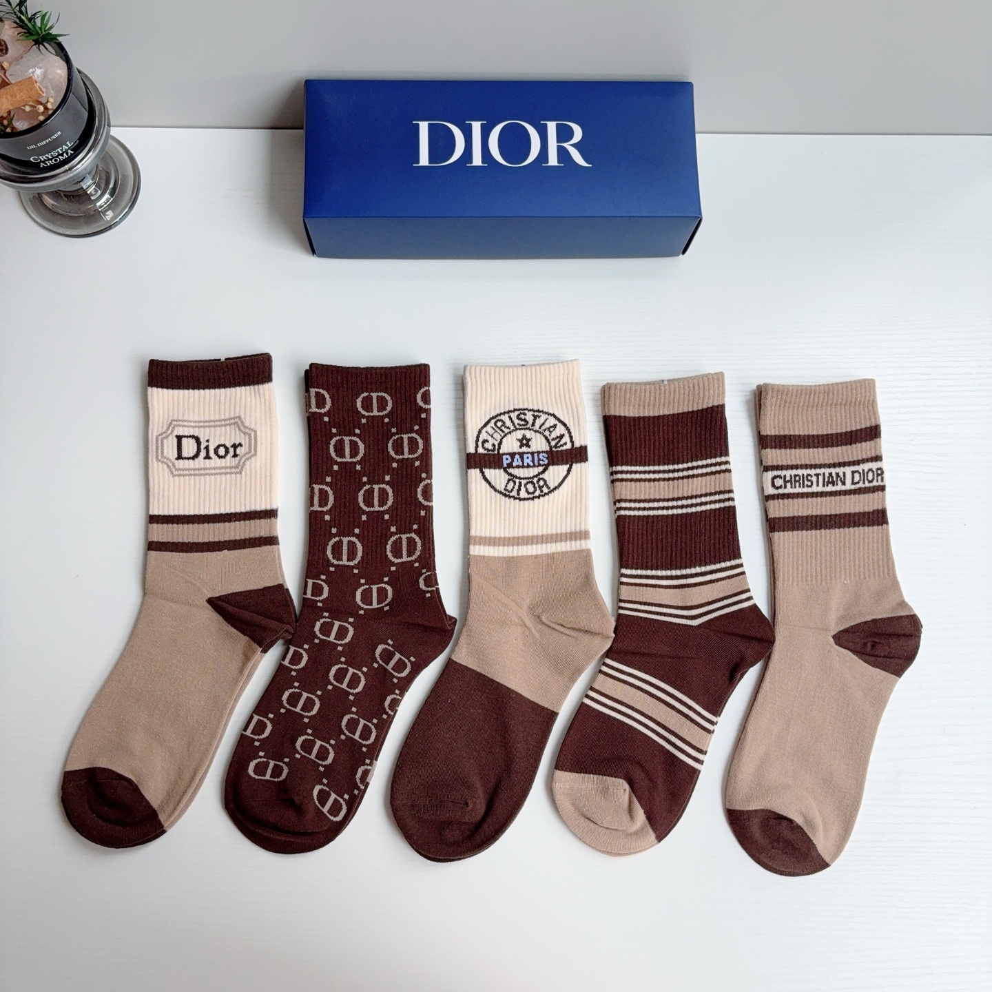 配包装（一盒5双） Dior 迪奥 新款字母长筒袜子 大牌出街，潮人必备🔥超好搭