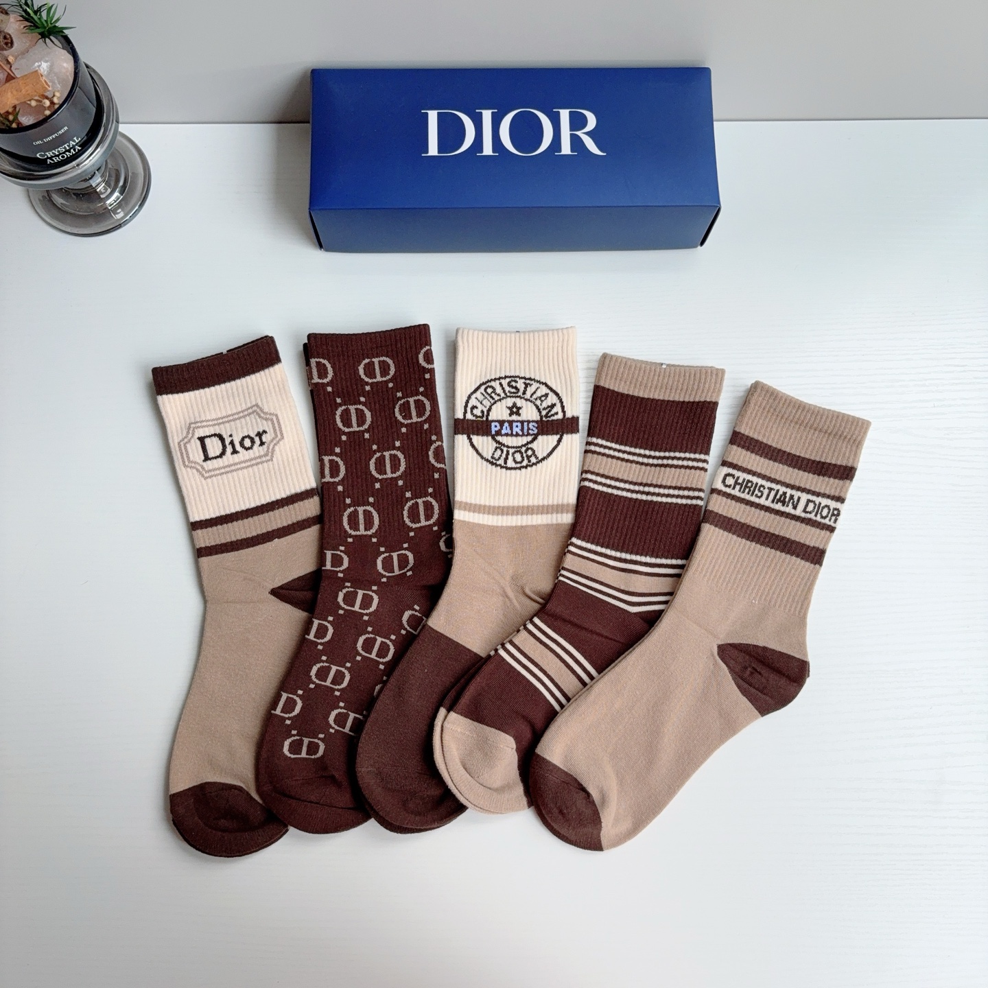 配包装（一盒5双） Dior 迪奥 新款字母长筒袜子 大牌出街，潮人必备🔥超好搭