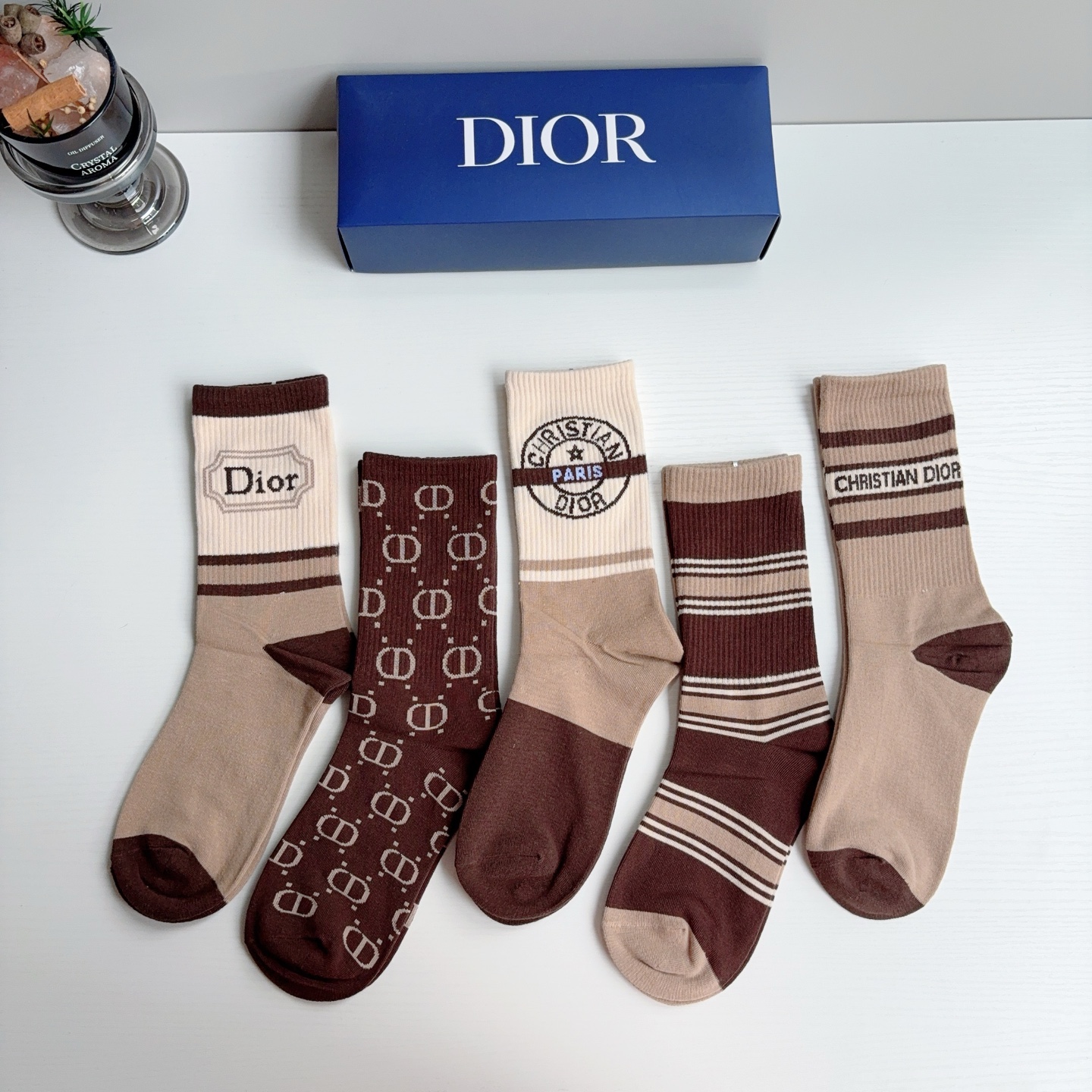 配包装（一盒5双） Dior 迪奥 新款字母长筒袜子 大牌出街，潮人必备🔥超好搭