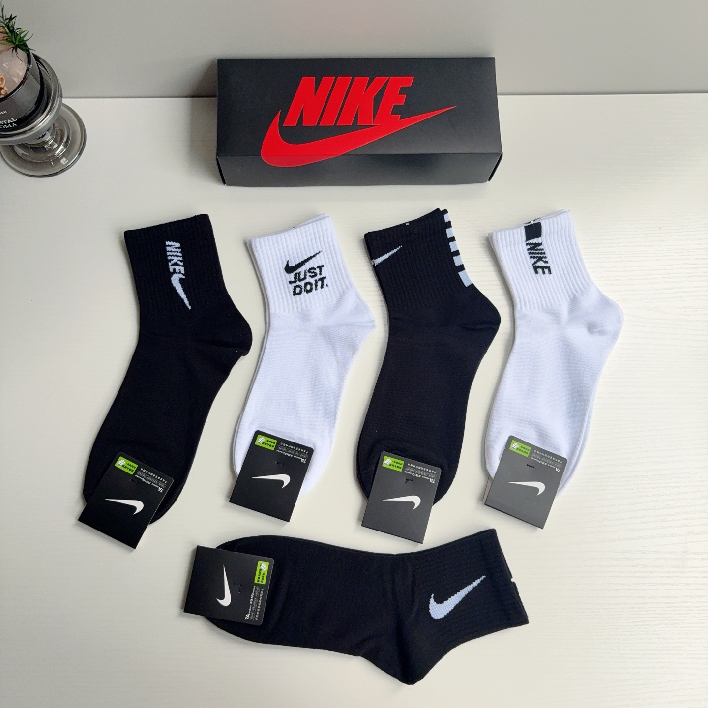 配包装（一盒5双） 新款 Nike/耐克 男士中筒袜子 超柔软面料 抗菌防臭吸汗透气百搭款！