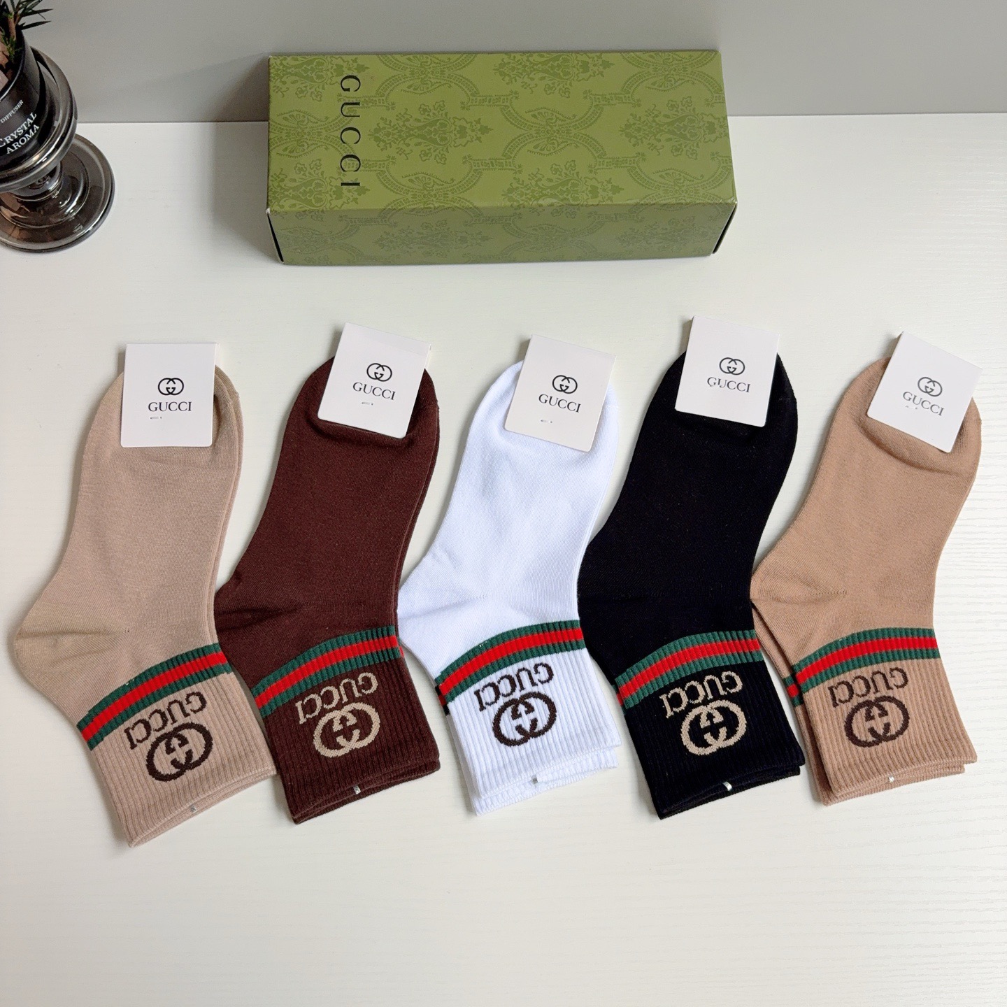配包装（一盒5双） GUCCI 古奇 新款中筒袜子！纯棉面料，火爆图案，专柜同步中筒袜子，💛大牌出街，潮人必备🔥超好搭