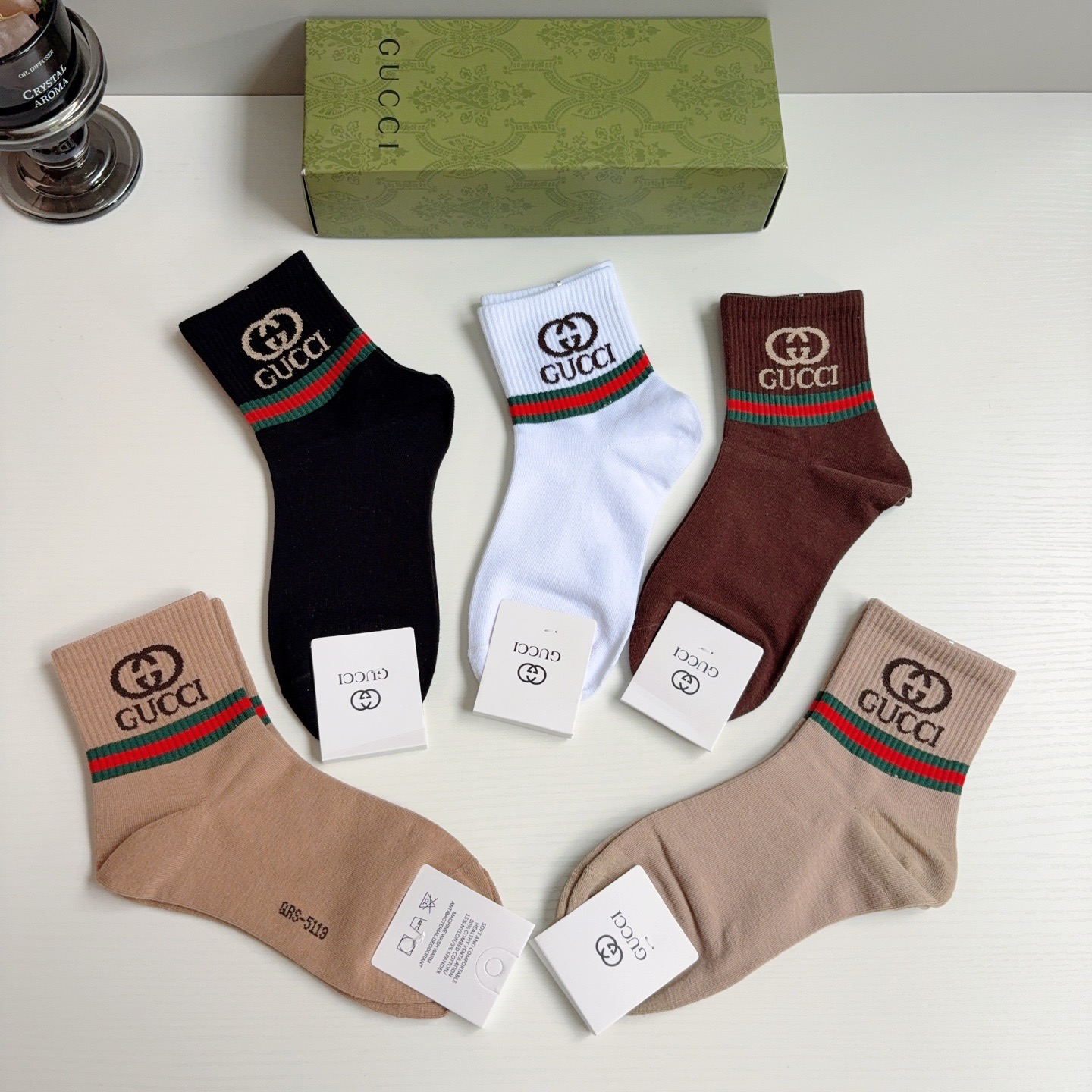 配包装（一盒5双） GUCCI 古奇 新款中筒袜子！纯棉面料，火爆图案，专柜同步中筒袜子，💛大牌出街，潮人必备🔥超好搭