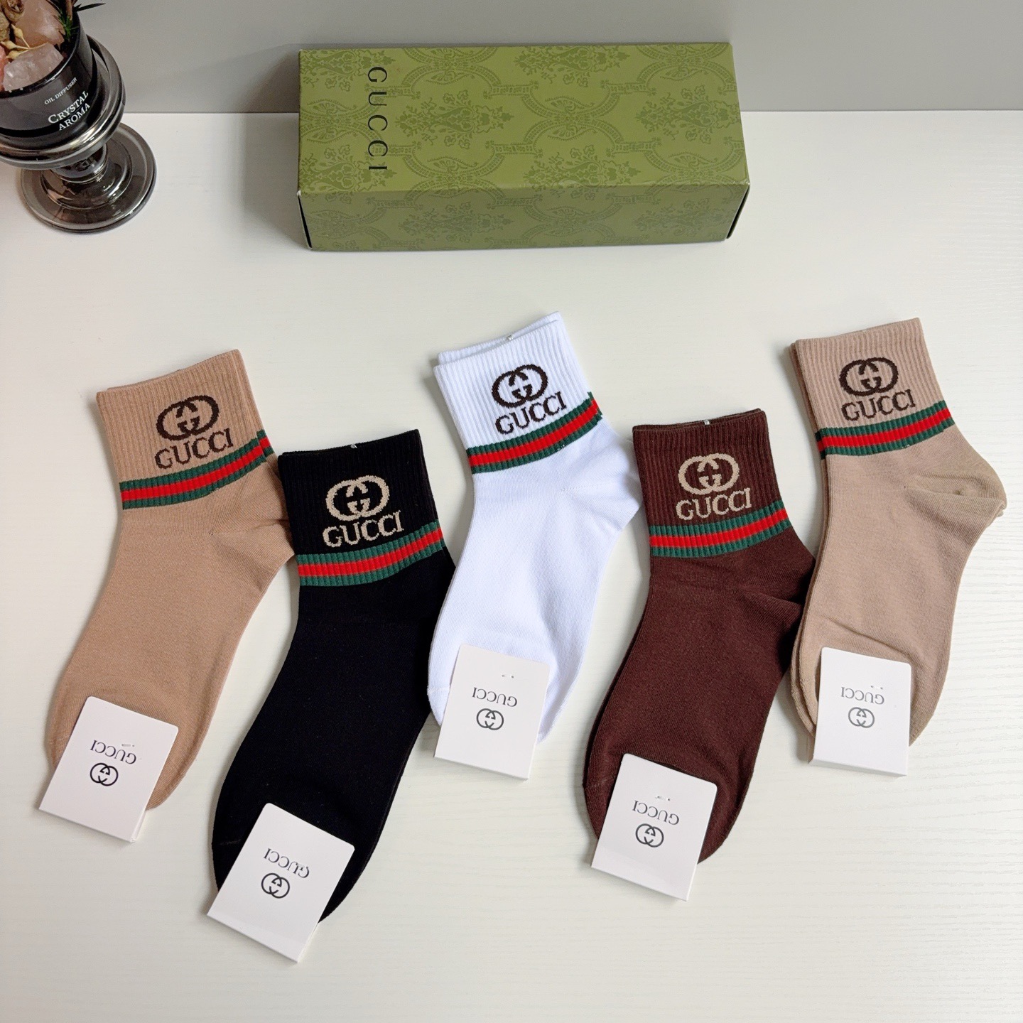 配包装（一盒5双） GUCCI 古奇 新款中筒袜子！纯棉面料，火爆图案，专柜同步中筒袜子，💛大牌出街，潮人必备🔥超好搭