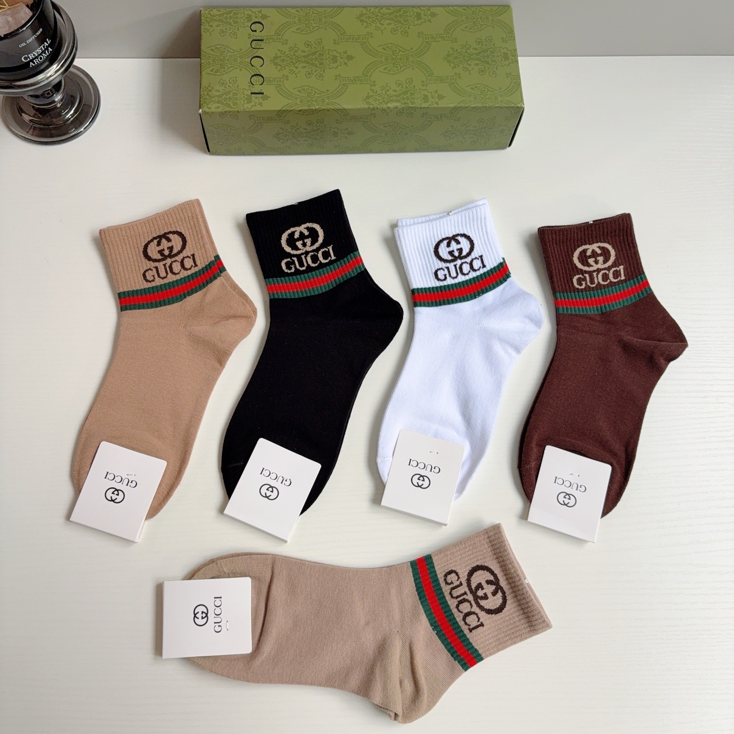 配包装（一盒5双） GUCCI 古奇 新款中筒袜子！纯棉面料，火爆图案，专柜同步中筒袜子，💛大牌出街，潮人必备🔥超好搭