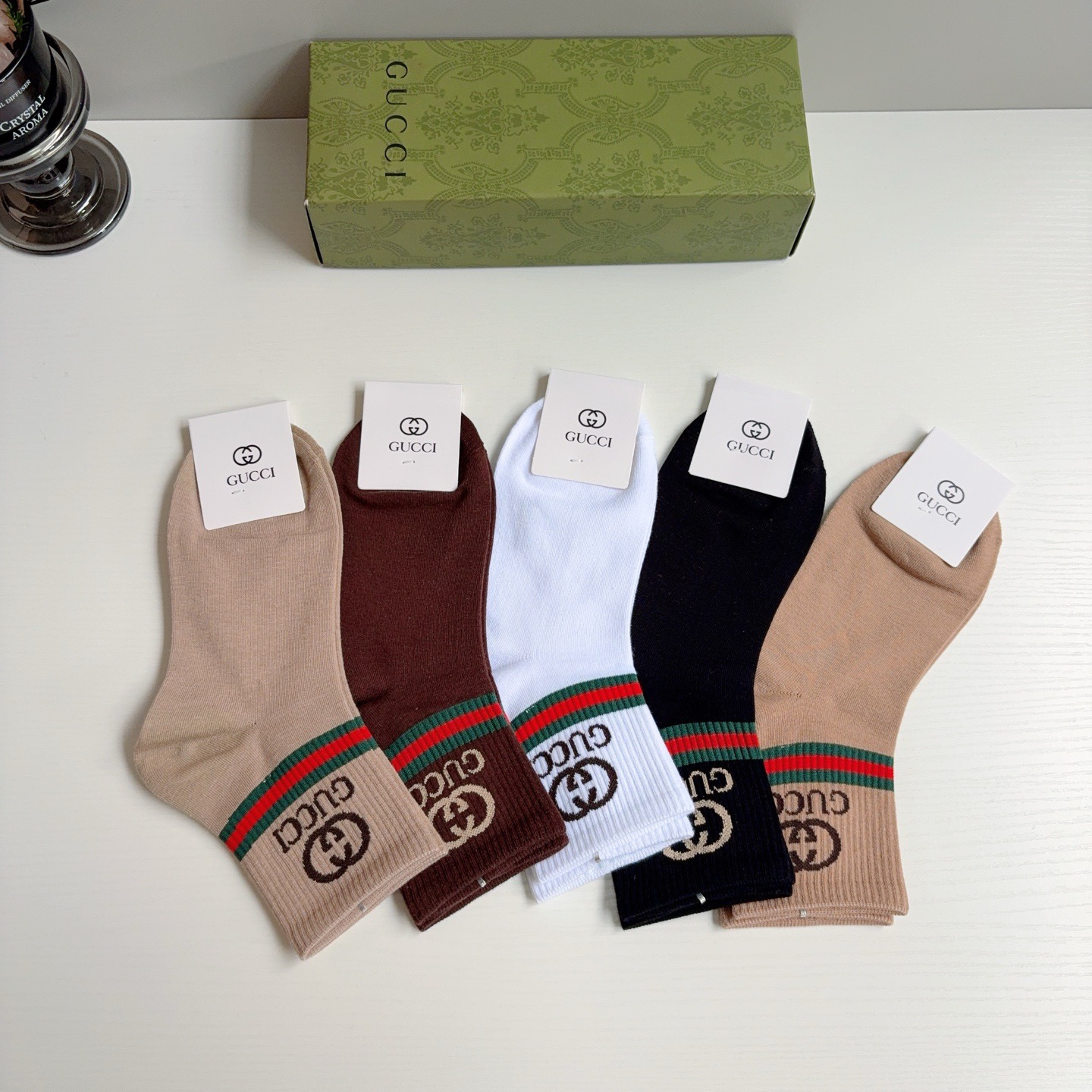 配包装（一盒5双） GUCCI 古奇 新款中筒袜子！纯棉面料，火爆图案，专柜同步中筒袜子，💛大牌出街，潮人必备🔥超好搭