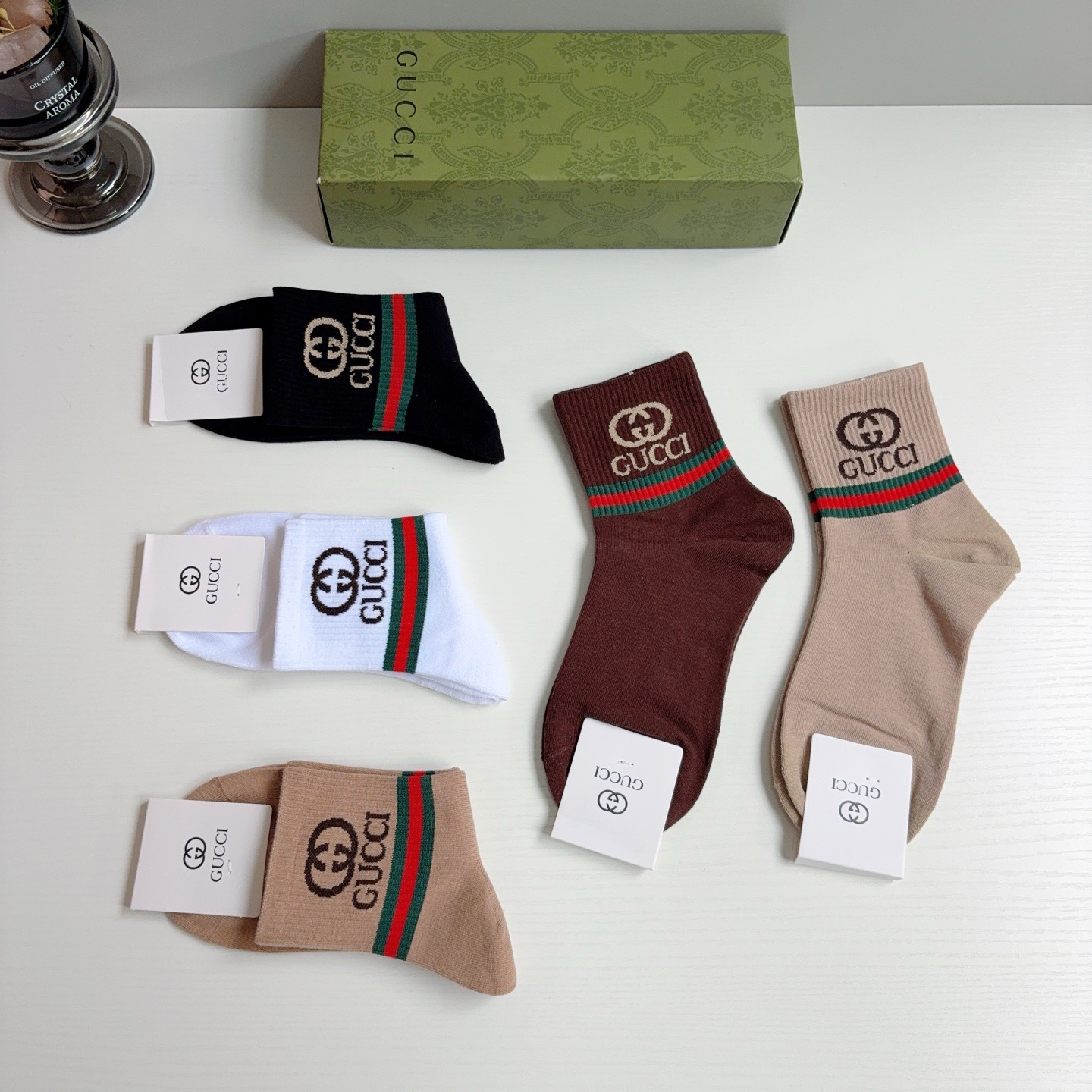 配包装（一盒5双） GUCCI 古奇 新款中筒袜子！纯棉面料，火爆图案，专柜同步中筒袜子，💛大牌出街，潮人必备🔥超好搭