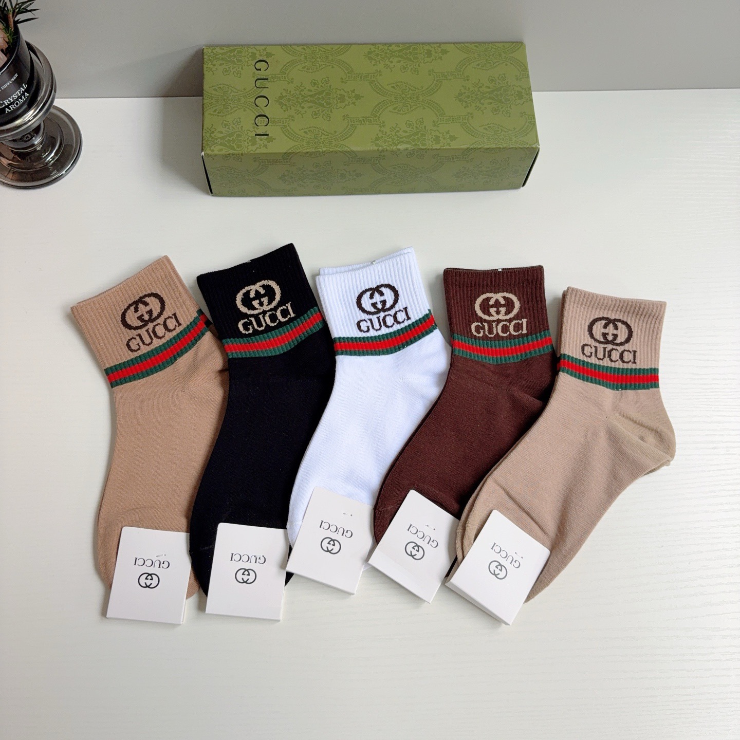 配包装（一盒5双） GUCCI 古奇 新款中筒袜子！纯棉面料，火爆图案，专柜同步中筒袜子，💛大牌出街，潮人必备🔥超好搭