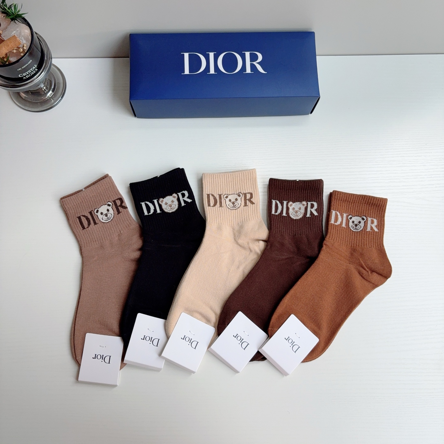 配包装（一盒5双） Dior 迪奥 新款字母中筒袜子！时尚潮流中筒袜，💛大牌出街，潮人必备🔥超好搭