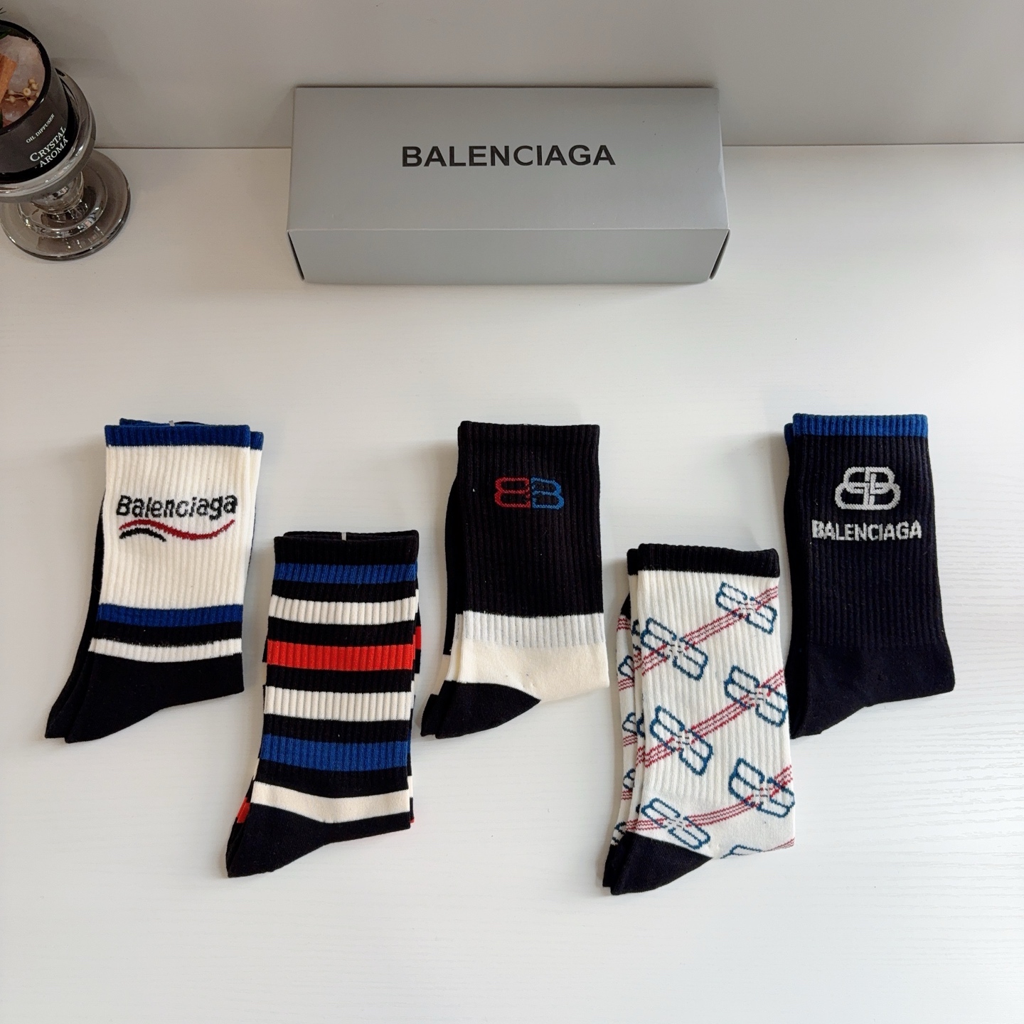 配包装【一盒5双】 BALENCIAGA 巴黎世家经典长筒袜子🔥潮人必不可少的时尚长筒袜！