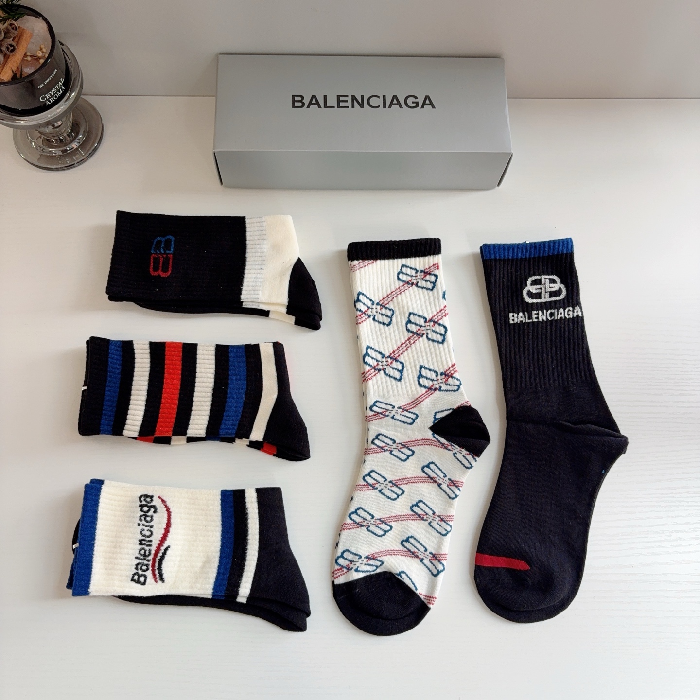 配包装【一盒5双】 BALENCIAGA 巴黎世家经典长筒袜子🔥潮人必不可少的时尚长筒袜！