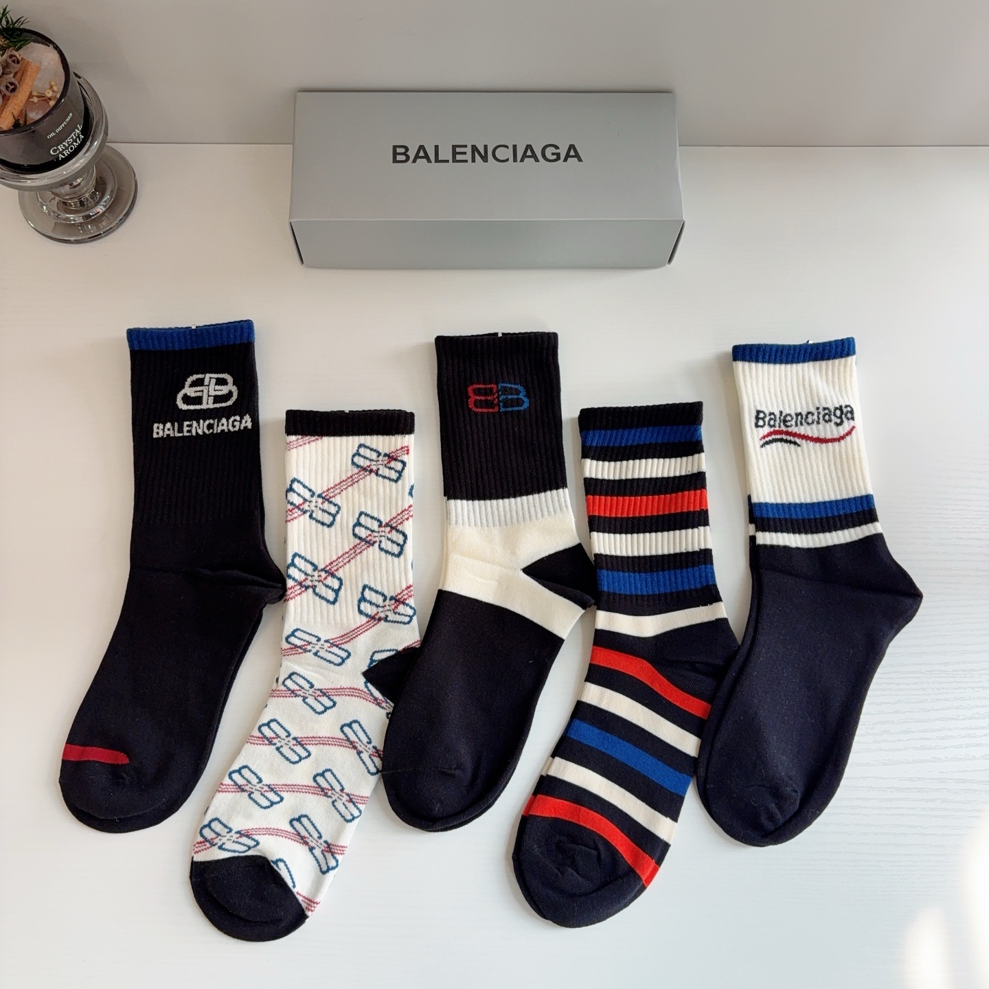 配包装【一盒5双】 BALENCIAGA 巴黎世家经典长筒袜子🔥潮人必不可少的时尚长筒袜！