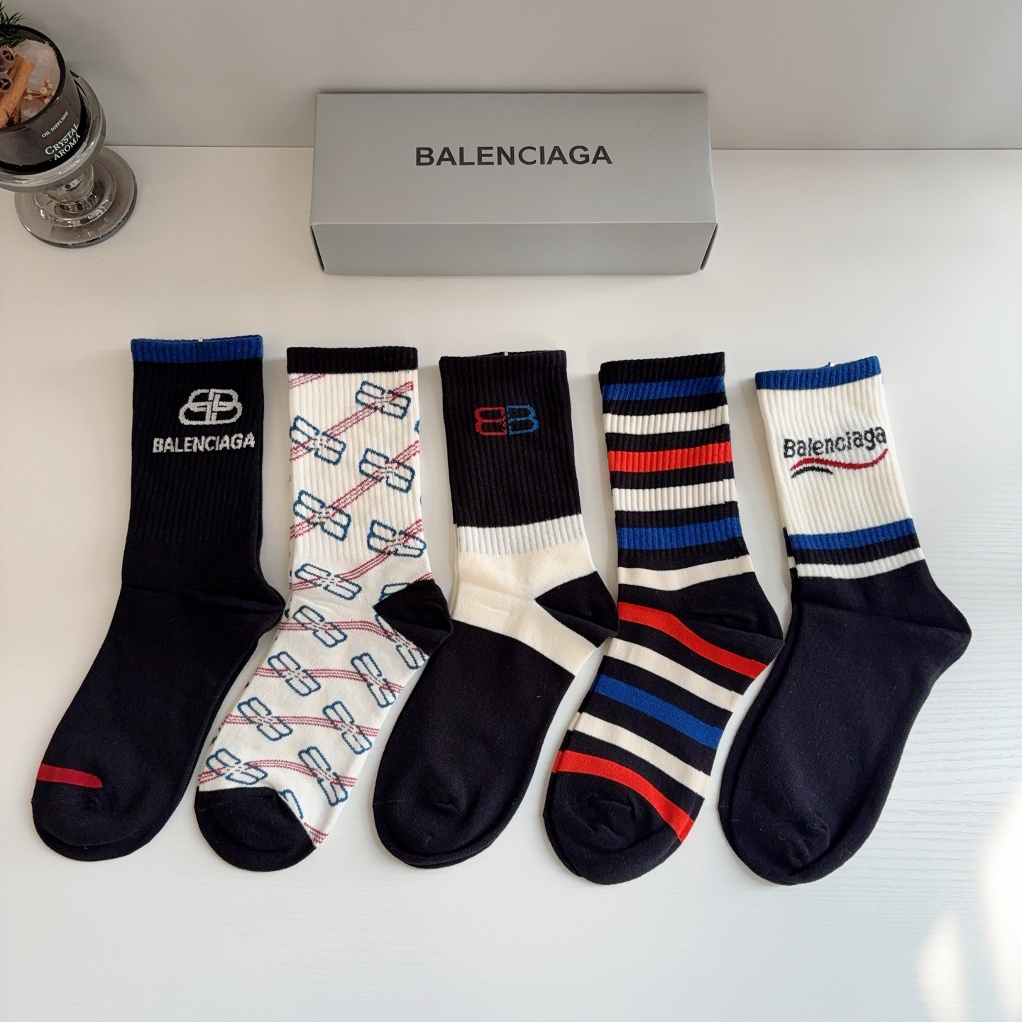 配包装【一盒5双】 BALENCIAGA 巴黎世家经典长筒袜子🔥潮人必不可少的时尚长筒袜！