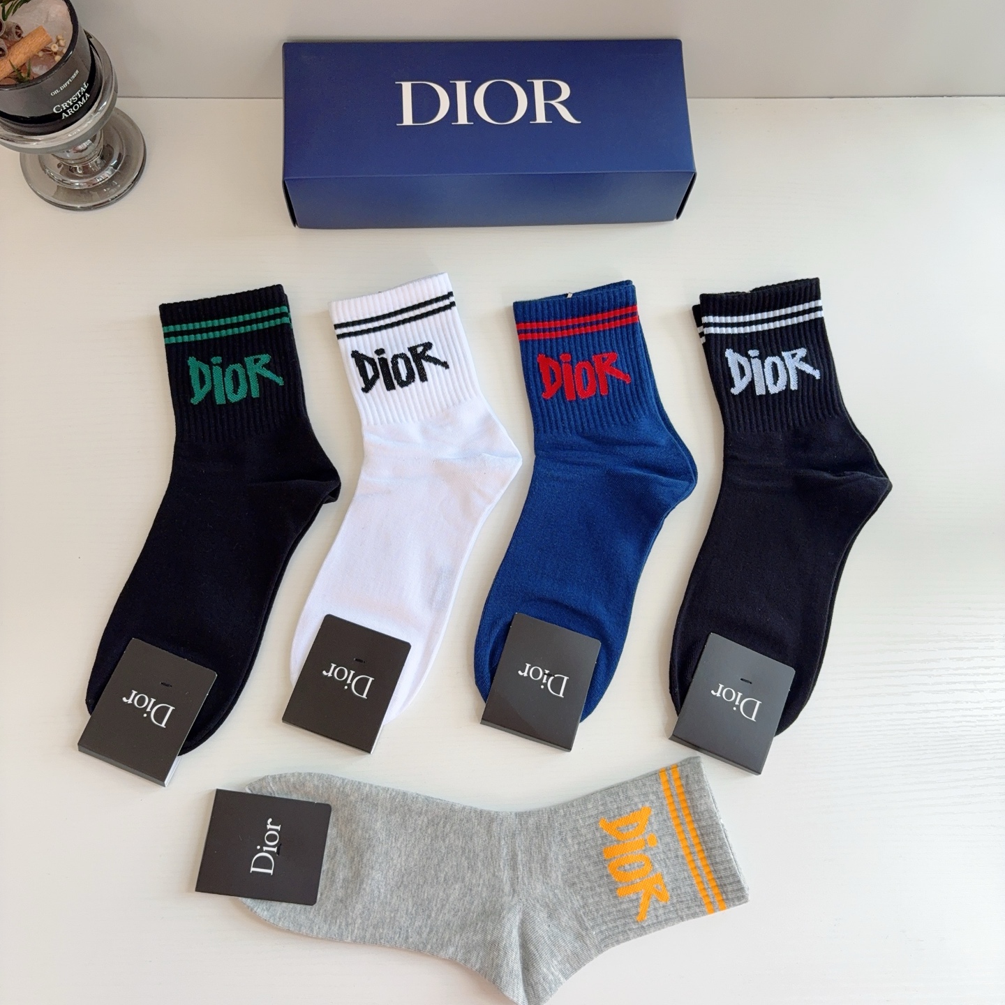 配包装（一盒5双） Dior 迪奥 新款字母男款中筒袜子！爆款专柜同步袜子，💛大牌出街，潮人必备🔥超好搭