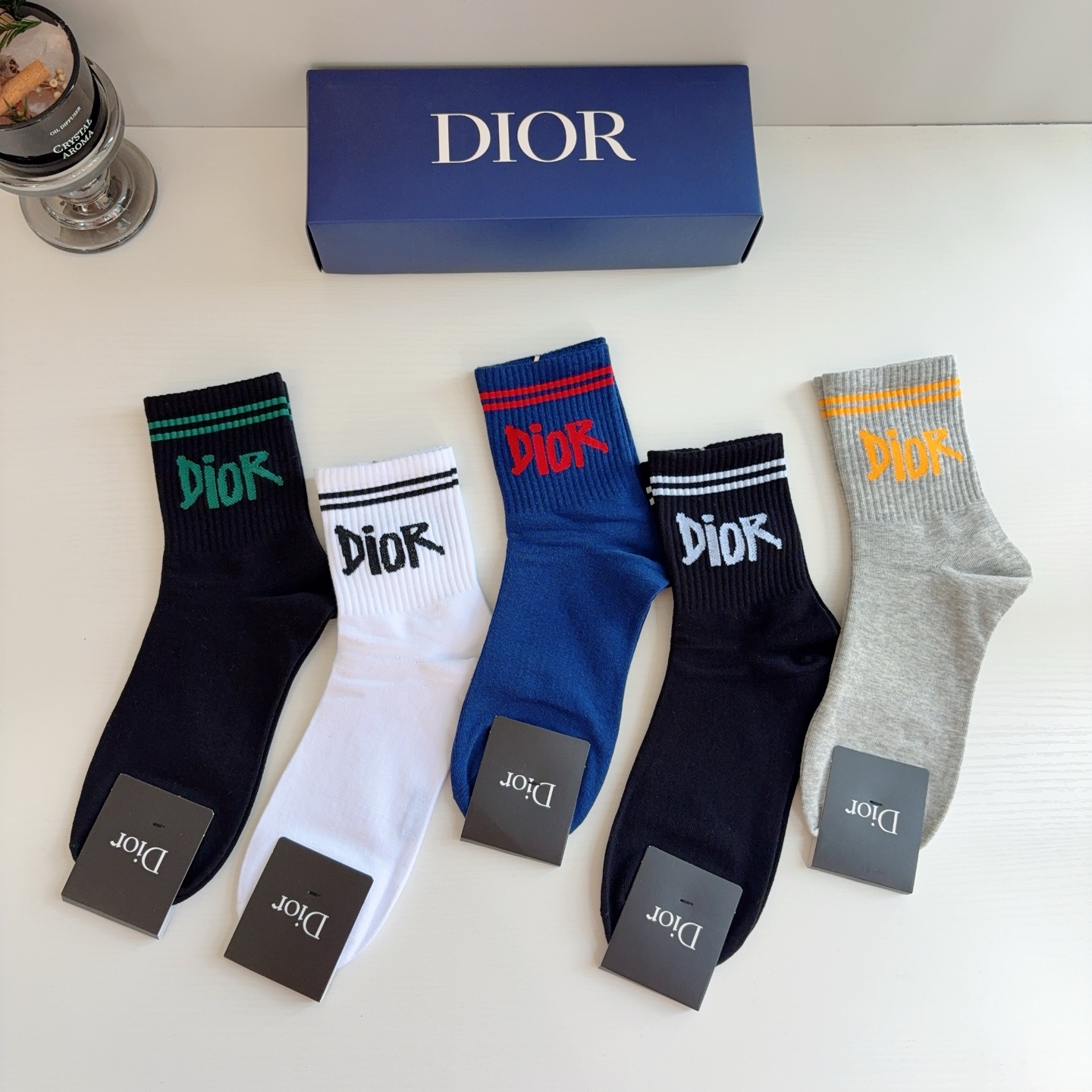 配包装（一盒5双） Dior 迪奥 新款字母男款中筒袜子！爆款专柜同步袜子，💛大牌出街，潮人必备🔥超好搭