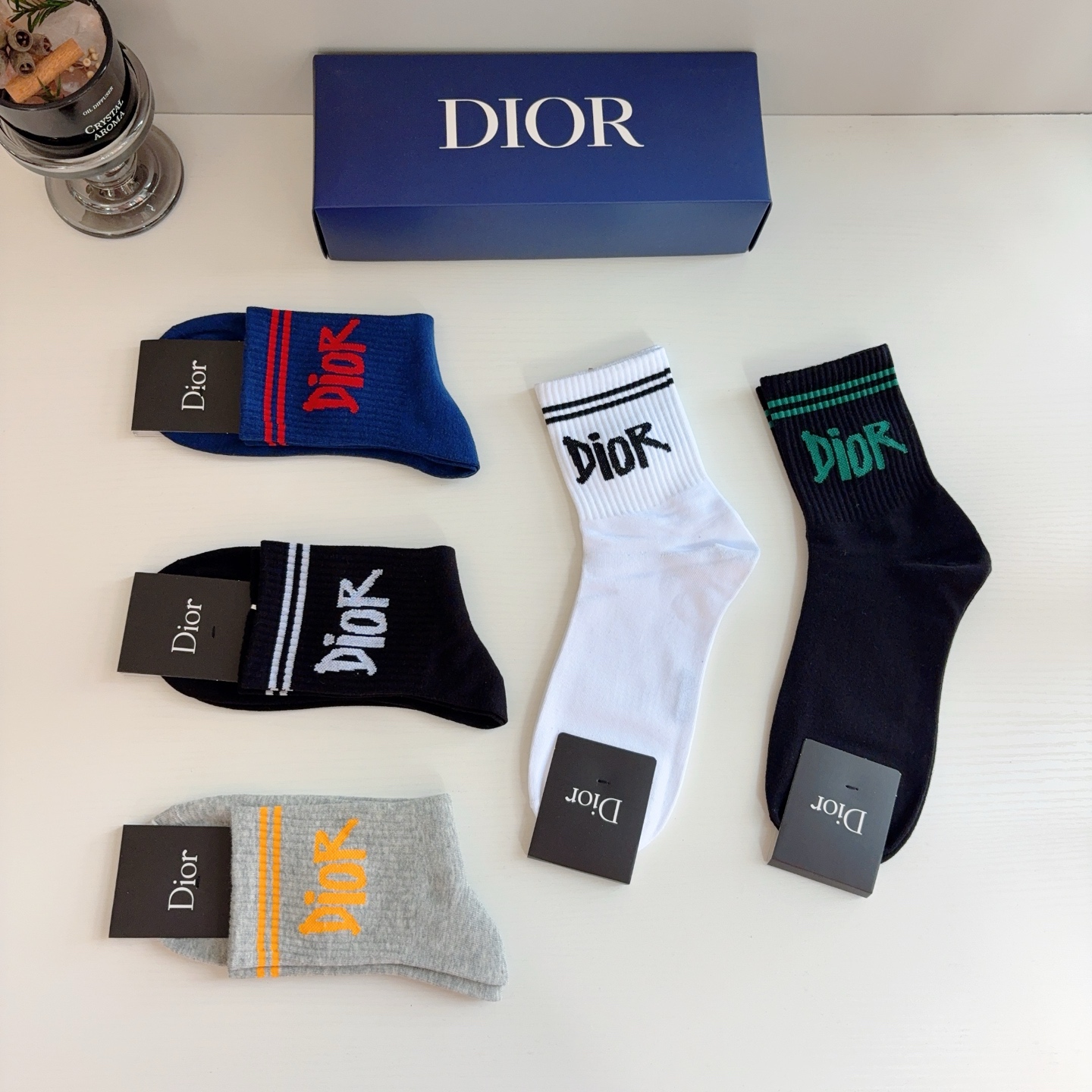 配包装（一盒5双） Dior 迪奥 新款字母男款中筒袜子！爆款专柜同步袜子，💛大牌出街，潮人必备🔥超好搭