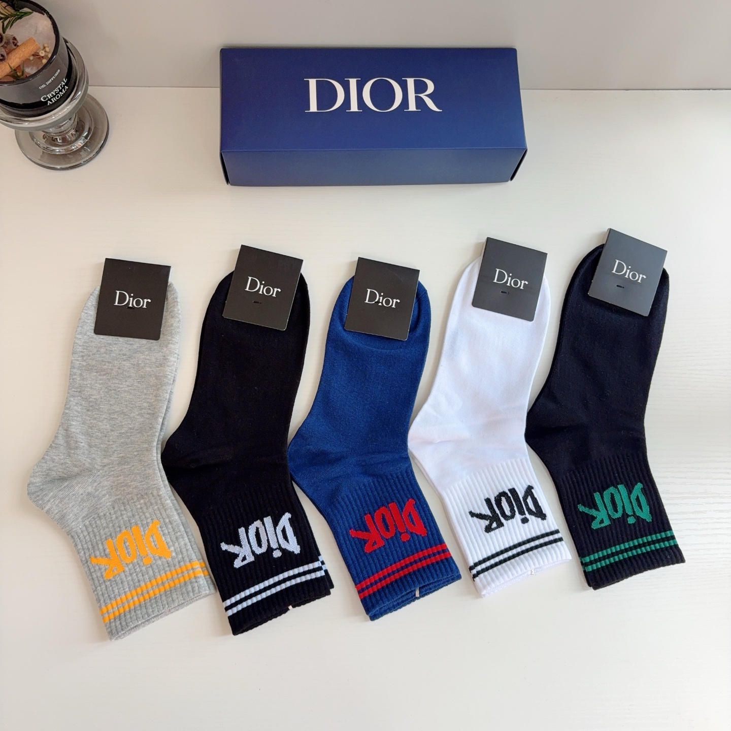 配包装（一盒5双） Dior 迪奥 新款字母男款中筒袜子！爆款专柜同步袜子，💛大牌出街，潮人必备🔥超好搭