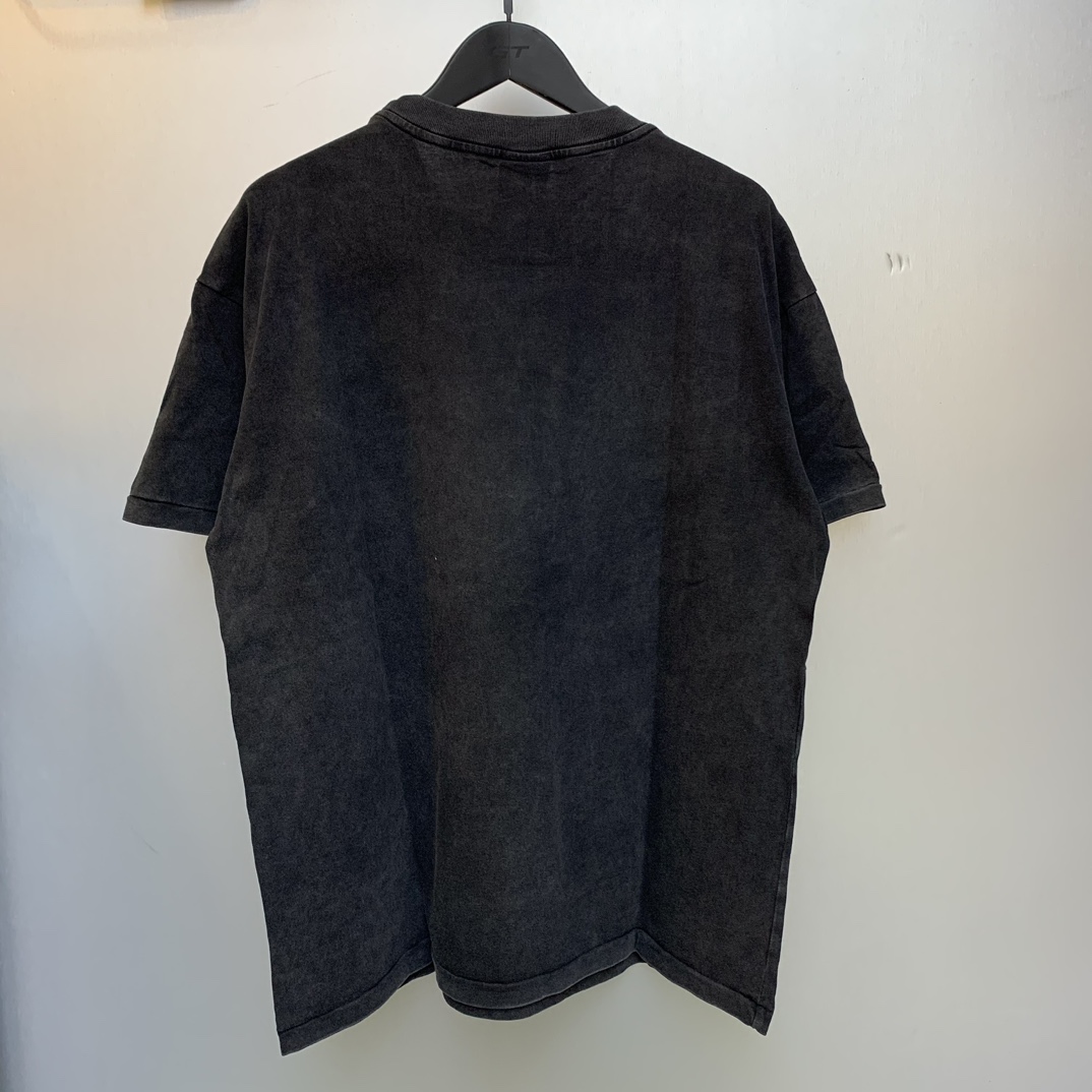 Saint Michael Retro T-Shirts: Vintage Black Collection by Cali Thornhill DeWitt. - 图片 2