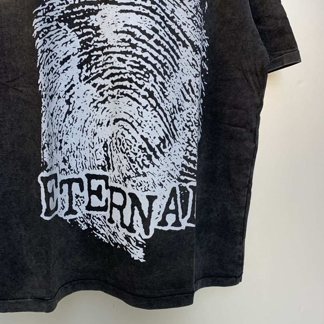 Saint Michael Retro T-Shirts: Vintage Black Collection by Cali Thornhill DeWitt. - 图片 4