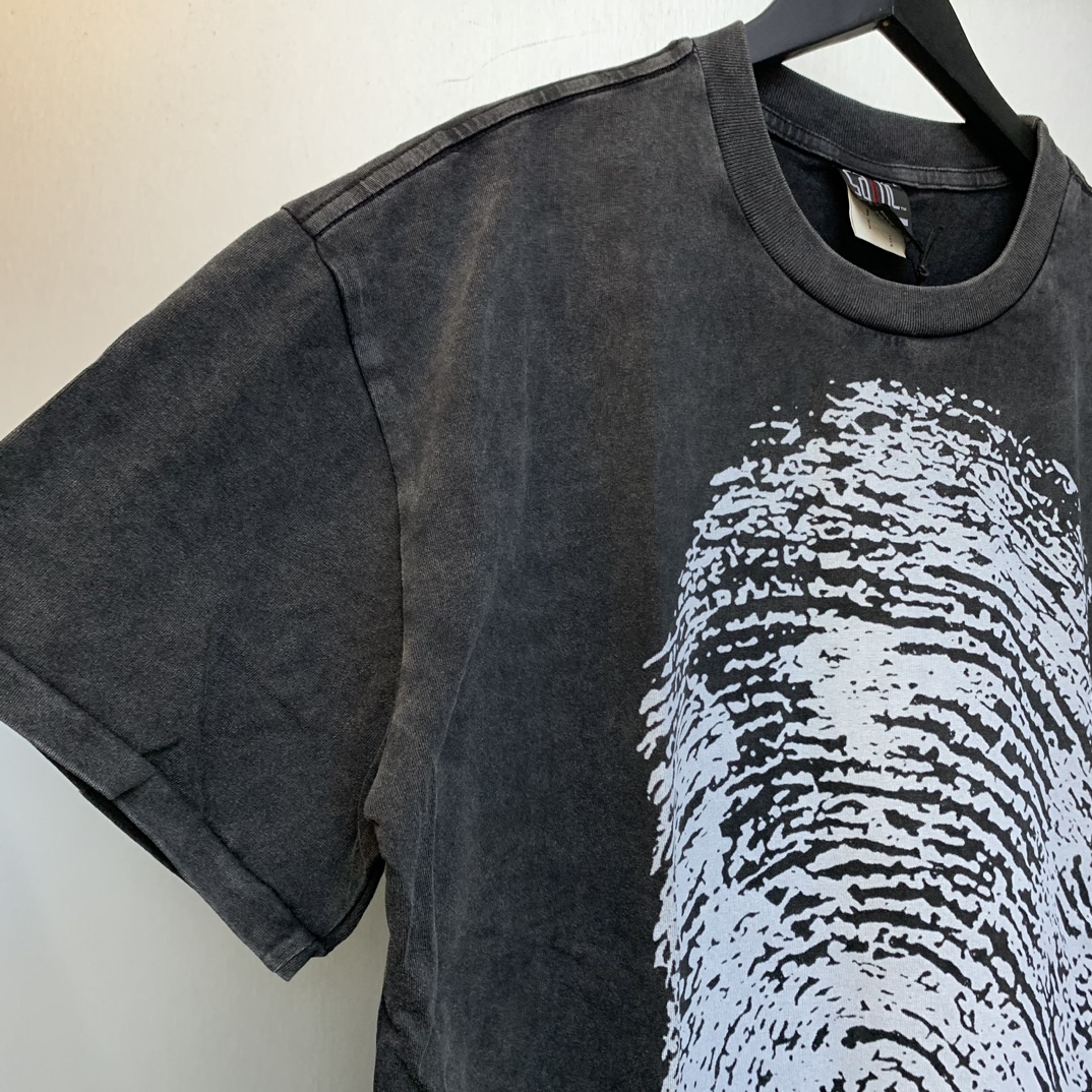 Saint Michael Retro T-Shirts: Vintage Black Collection by Cali Thornhill DeWitt. - 图片 5