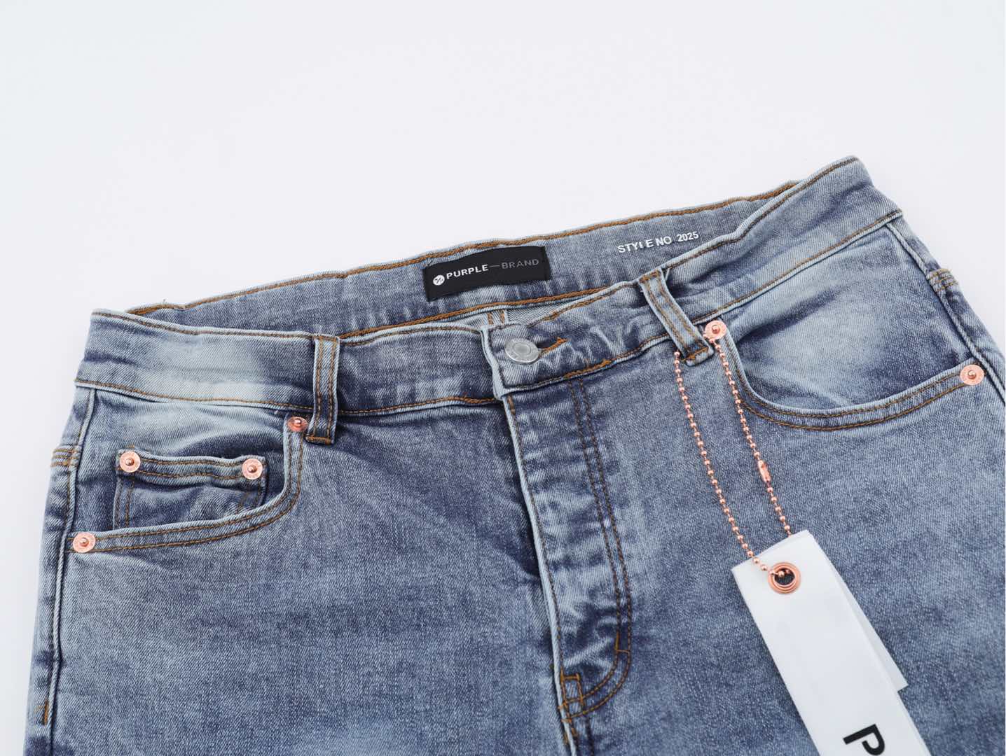 “PURPLE Brand: High-End American-Style Jeans with Unique Market Differentiation” - 图片 6