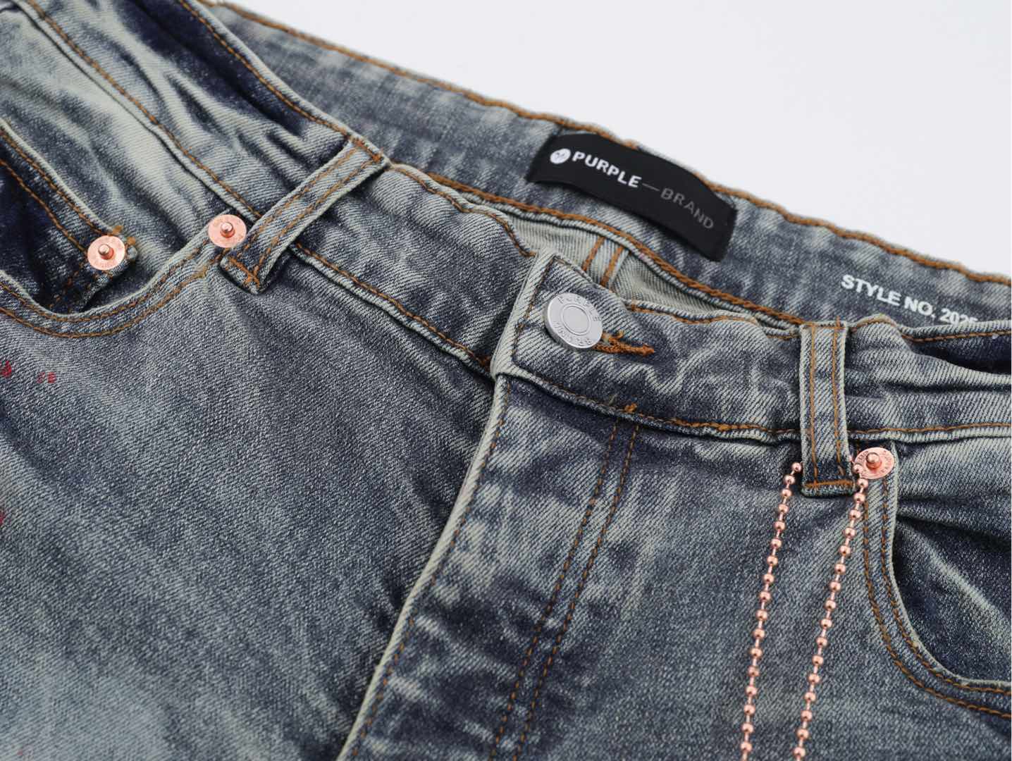 PURPLE Brand New Light-Coloured Jeans with Unique Graffiti Detail - 图片 8