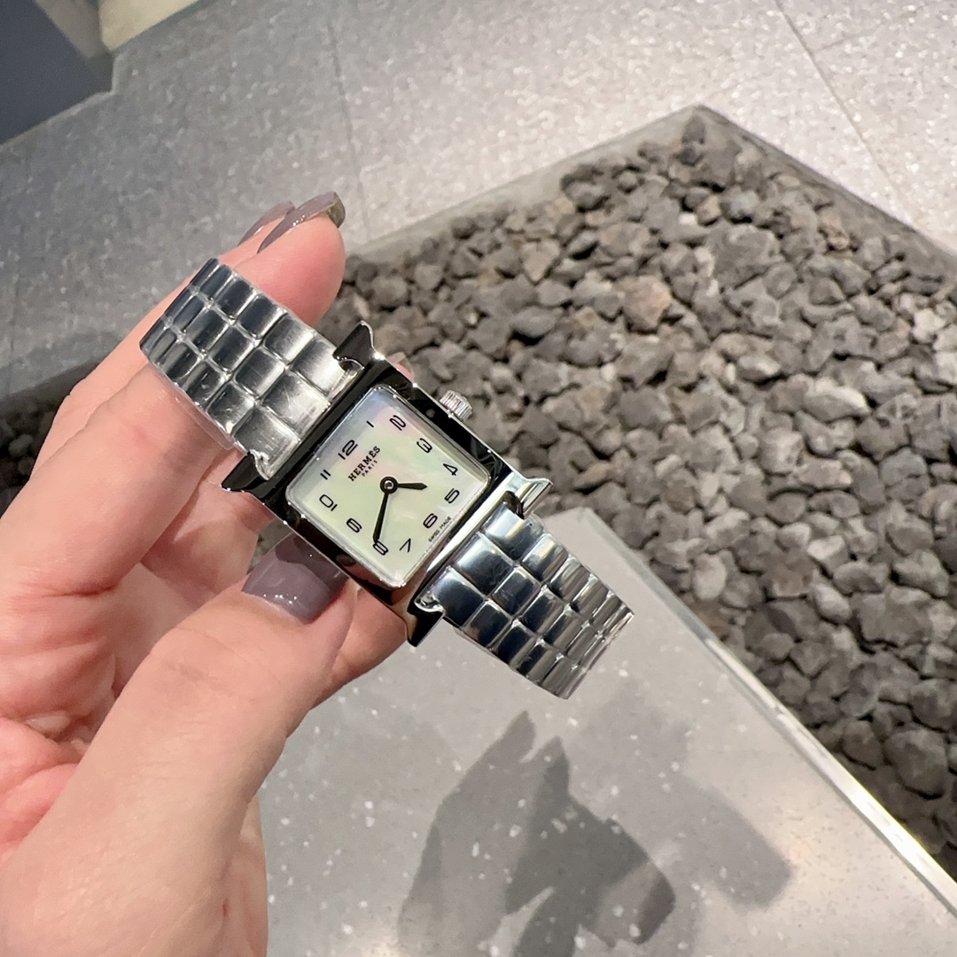 Hermes Heure H stainless steel case and bracelet, silver mother-of-pearl dial 21mm Women's Quartz