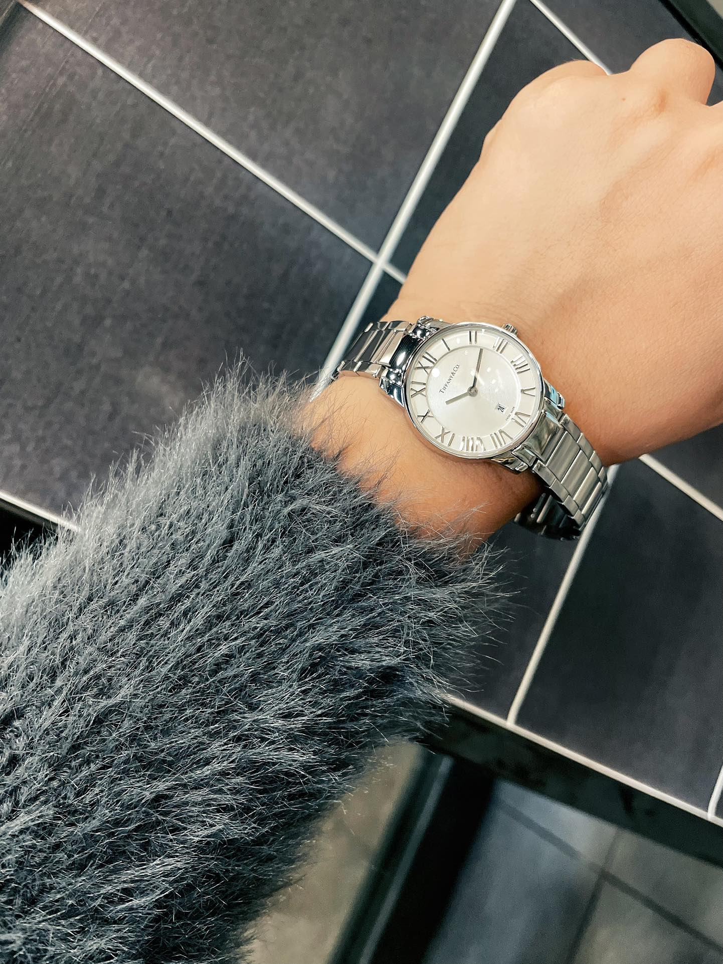 Tiffany & Co. Zitifney Annual Patent Watch Review: Luxury Design with Advanced Features - 图片 7