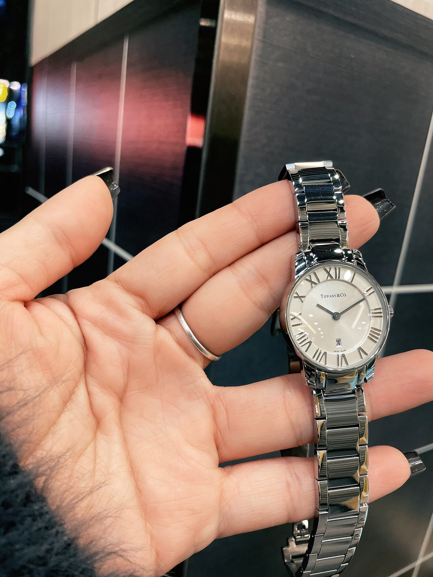 Tiffany & Co. Zitifney Annual Patent Watch Review: Luxury Design with Advanced Features - 图片 3