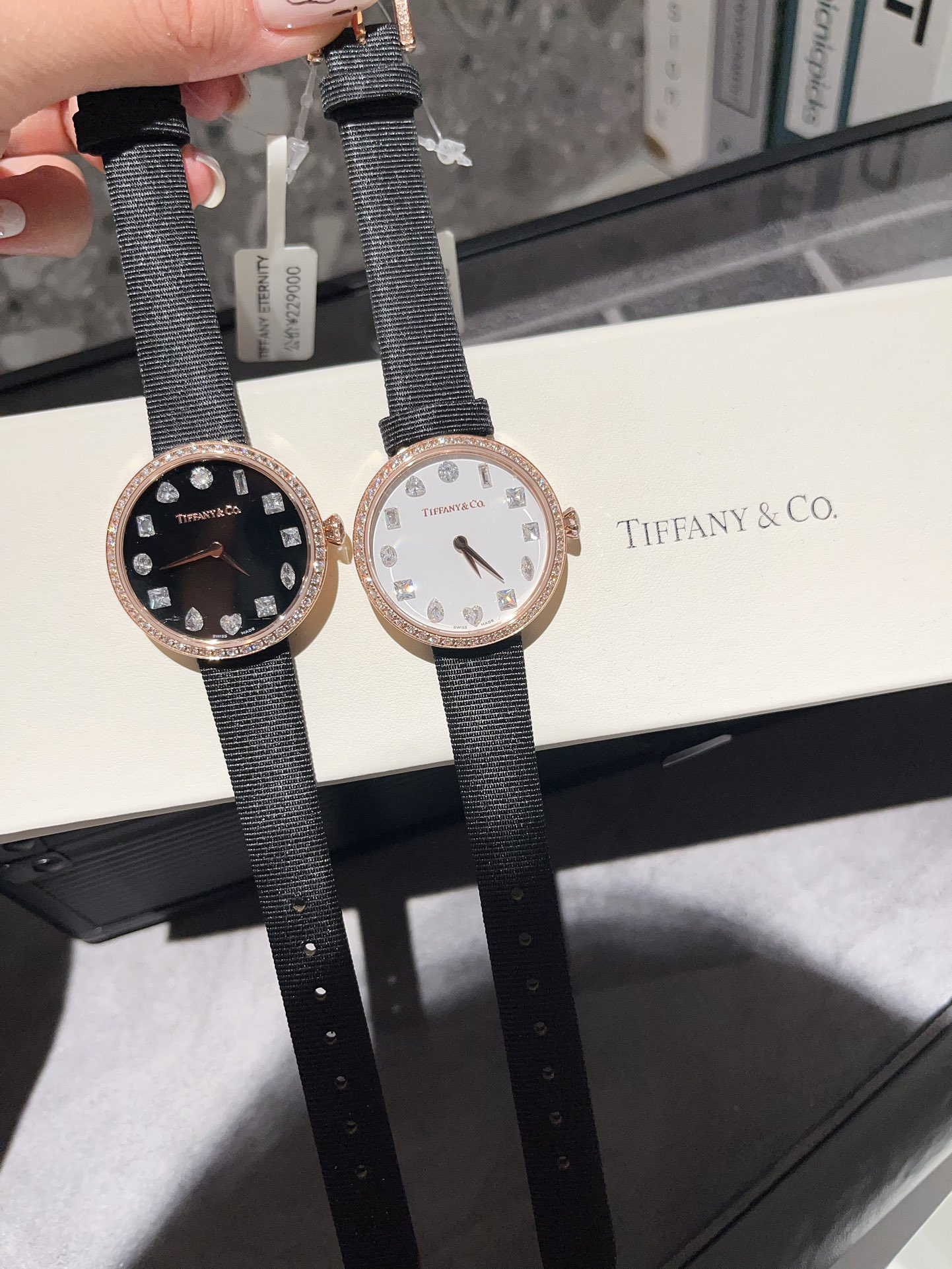 Tiffany’s Latest Diamond Watch Collection: P1300 Gold Series - 图片 2
