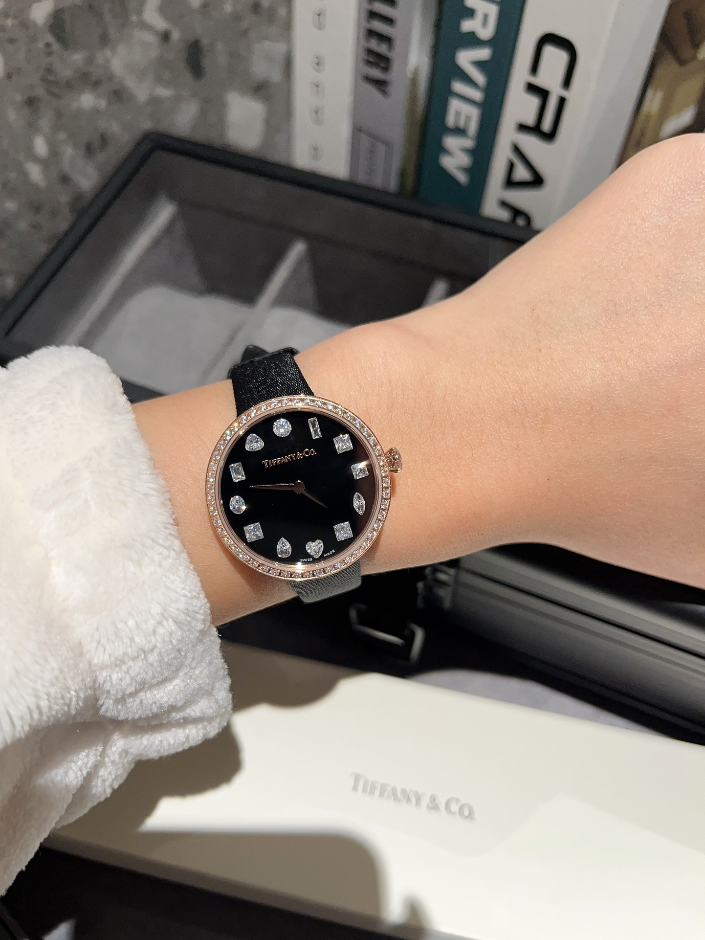 Tiffany’s Latest Diamond Watch Collection: P1300 Gold Series - 图片 7