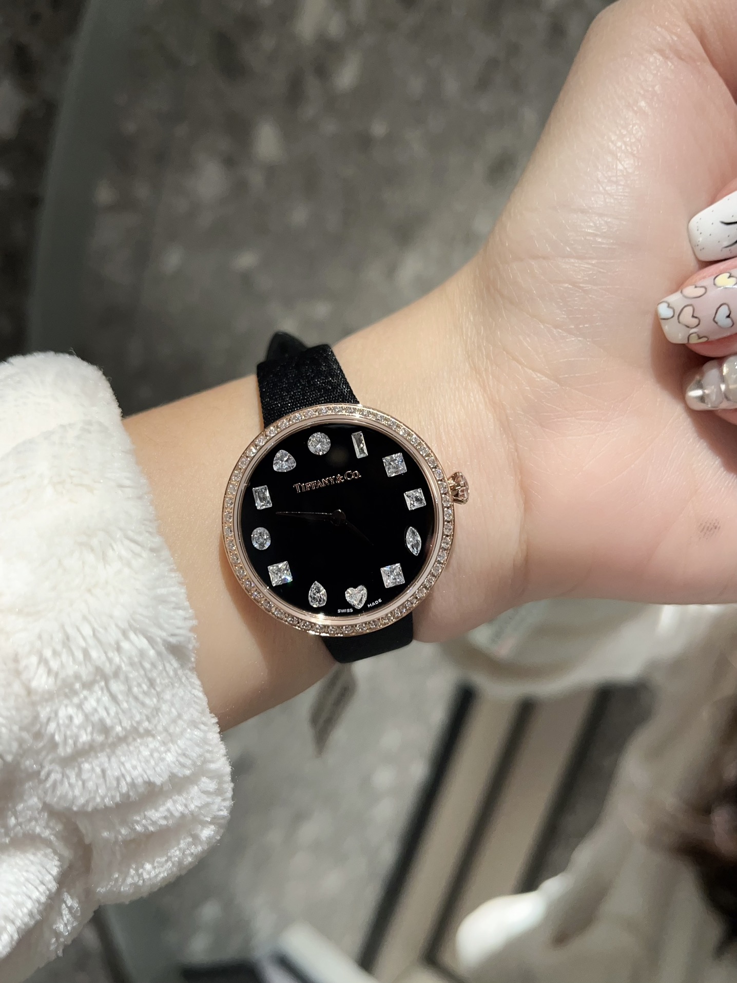 Tiffany’s Latest Diamond Watch Collection: P1300 Gold Series - 图片 8