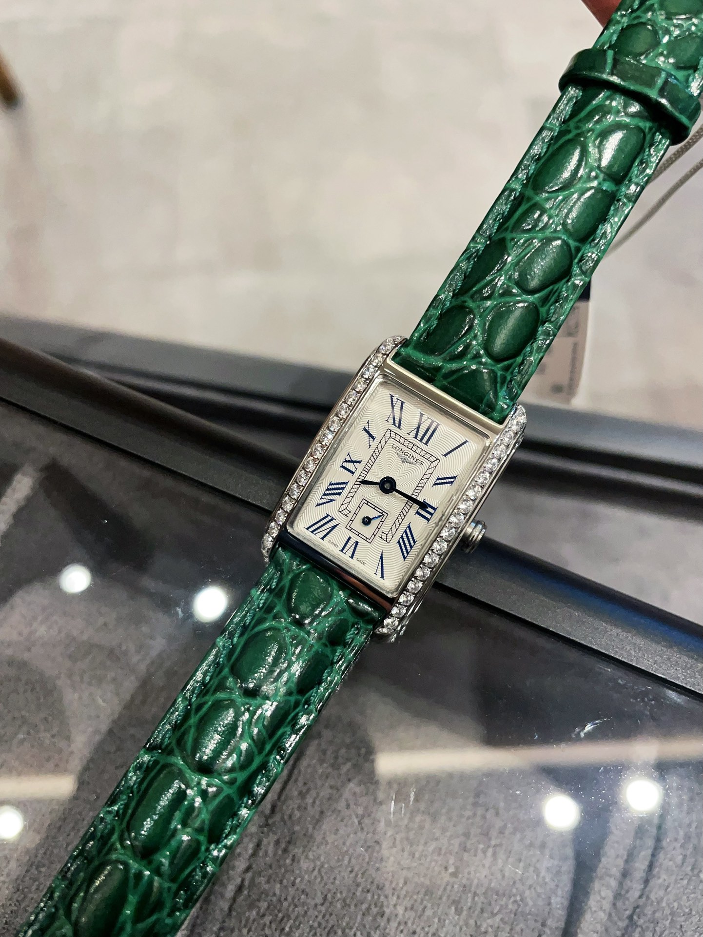 Longines DolceVita silver case, diamond bezel, silver dial, brown crocodile leather strap 23mm Women's Quartz