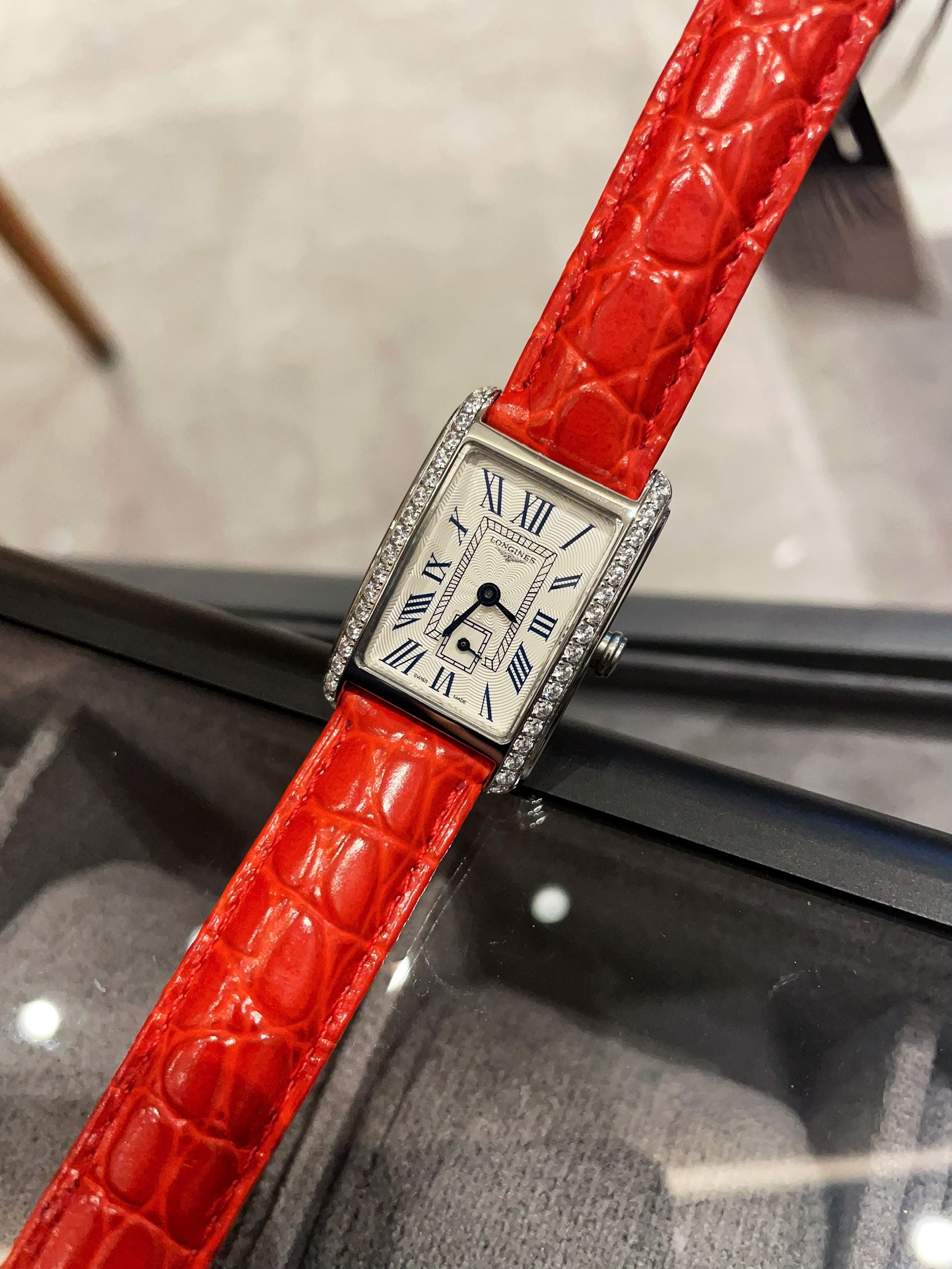 Longines DolceVita silver case, diamond bezel, silver dial, brown crocodile leather strap 23mm Women's Quartz