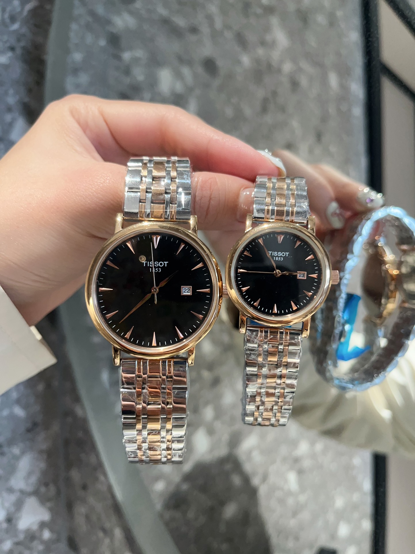 Tissot Couple Watch: White Steel Belt, Stone Core, 316L Steel, 40mm Men’s & 30mm Women’s. - 图片 4